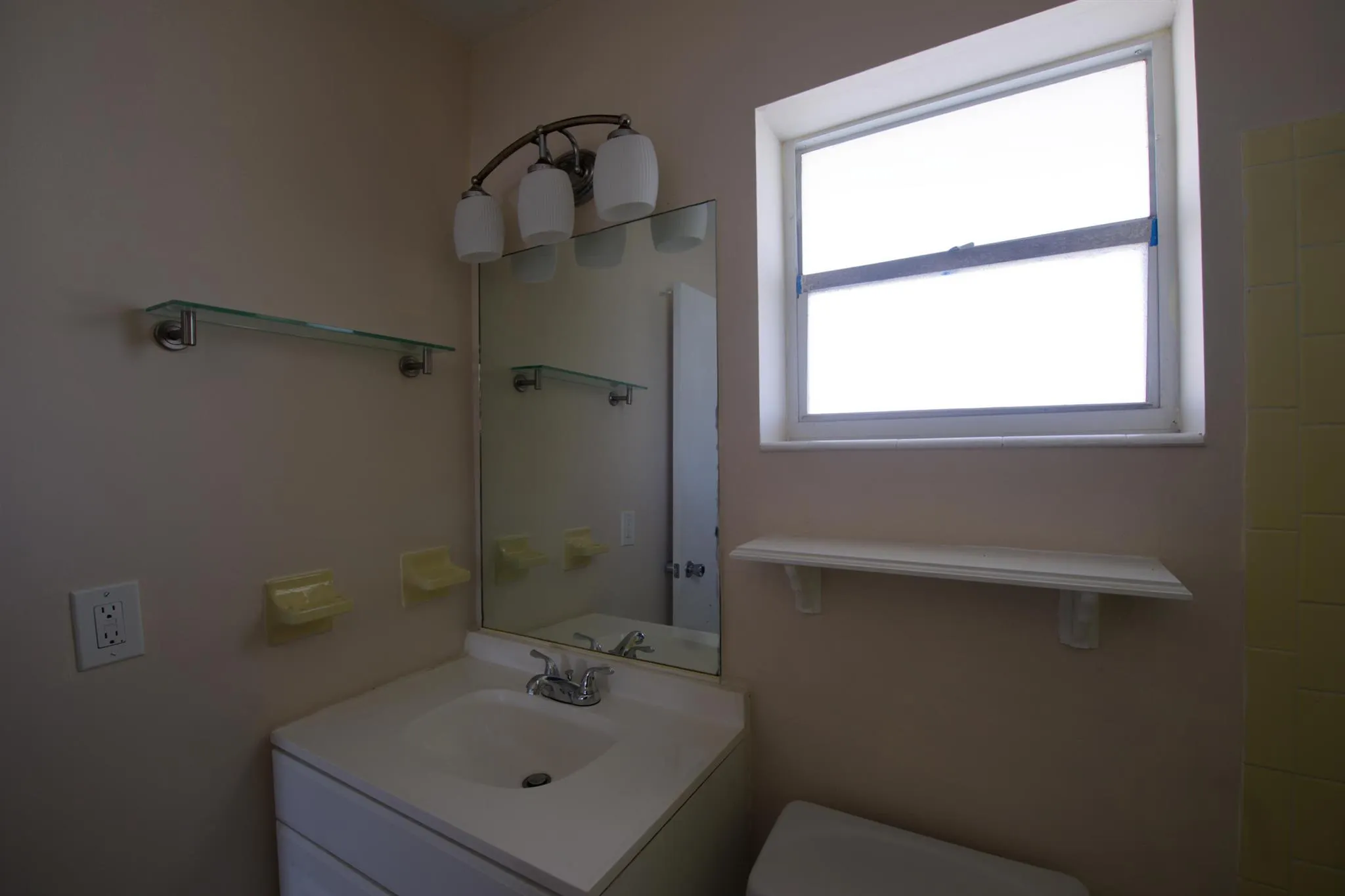 2102 NE 1st Way, #202