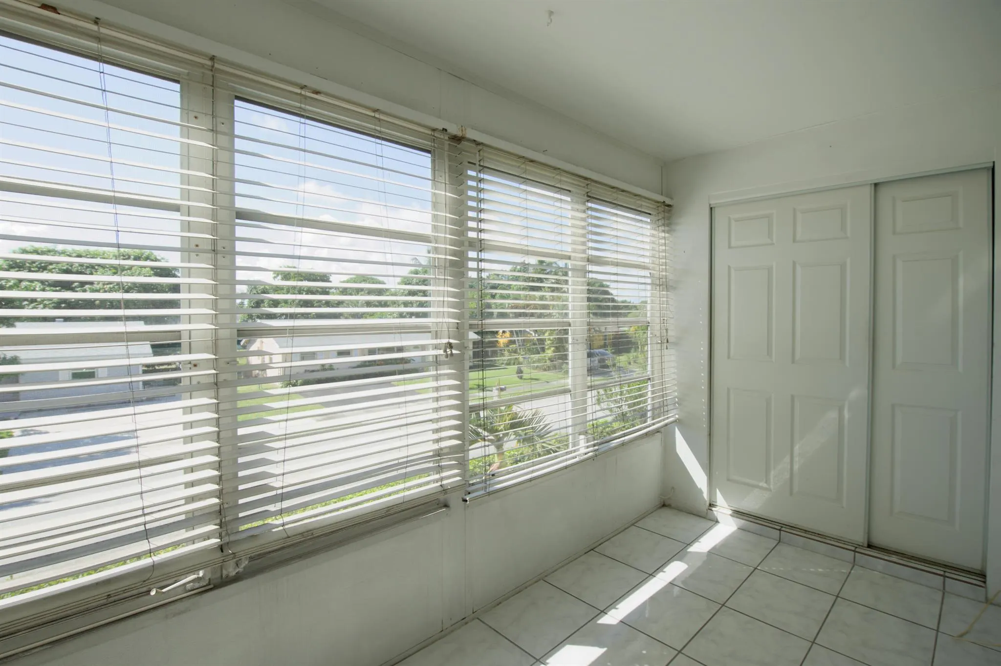 2102 NE 1st Way, #202