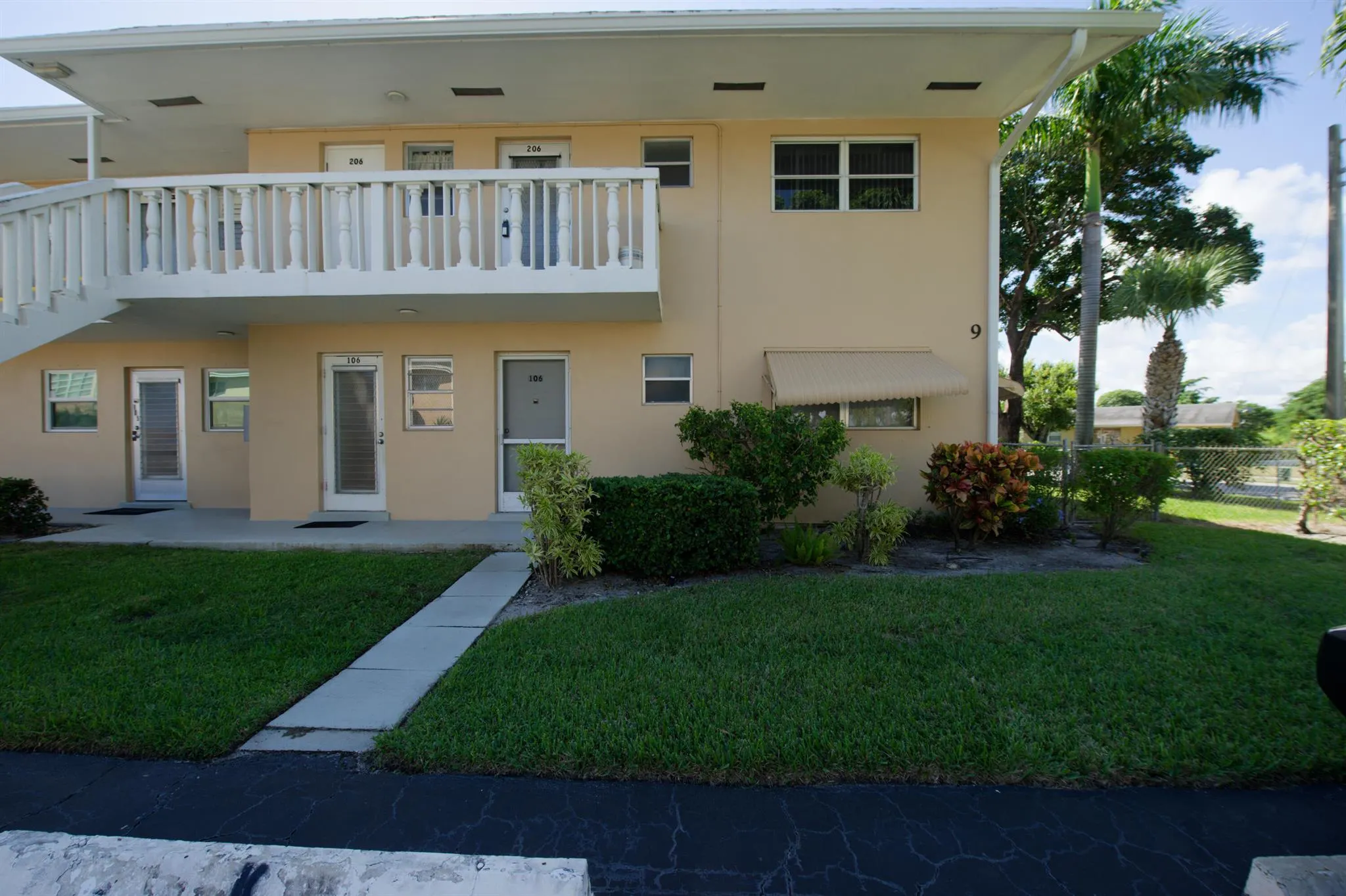 2102 NE 1st Way, #202