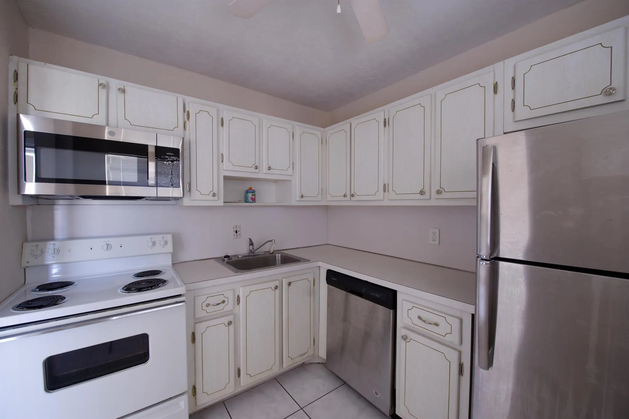 2102 NE 1st Way, #202