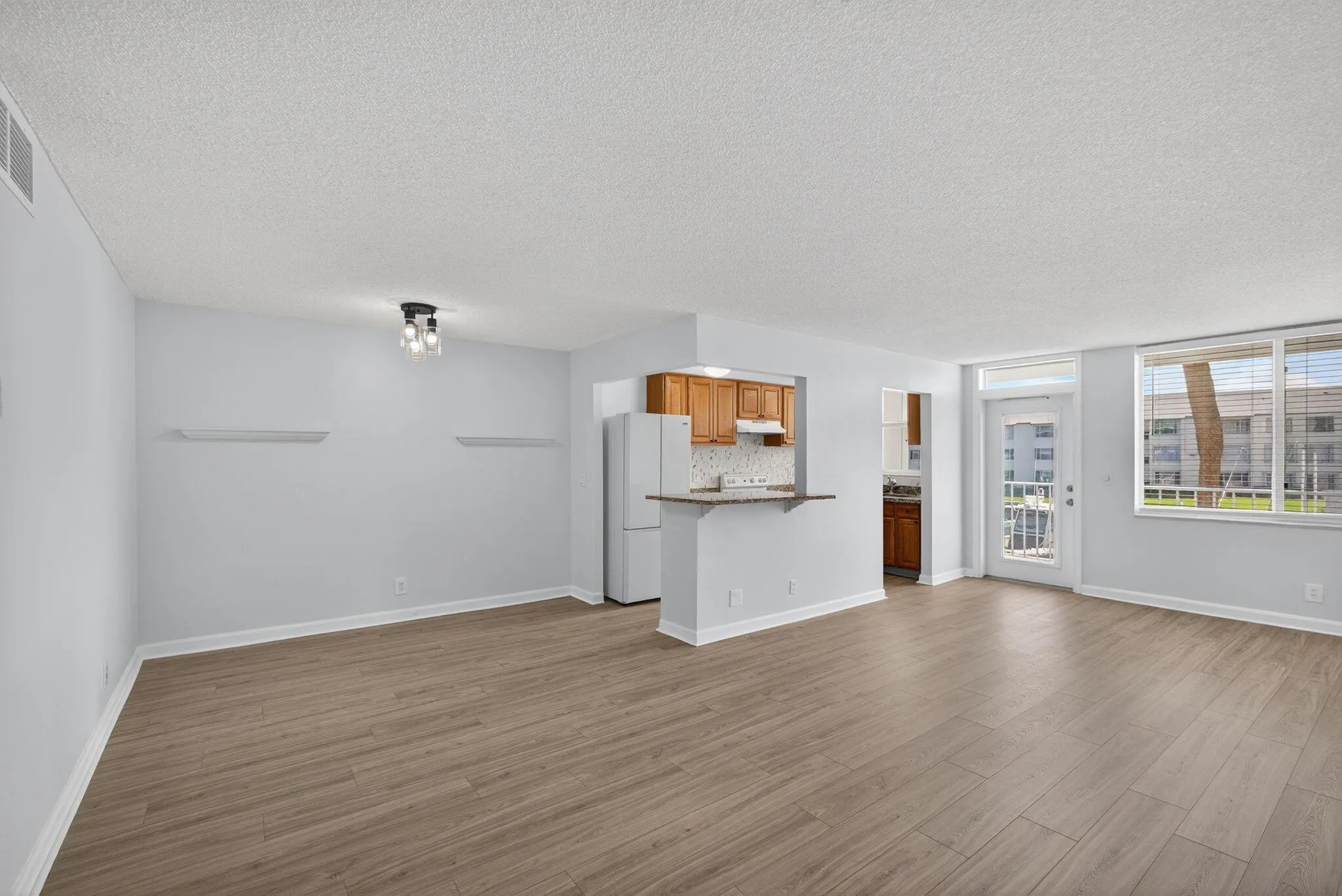 104 Paradise Harbour Boulevard, #203