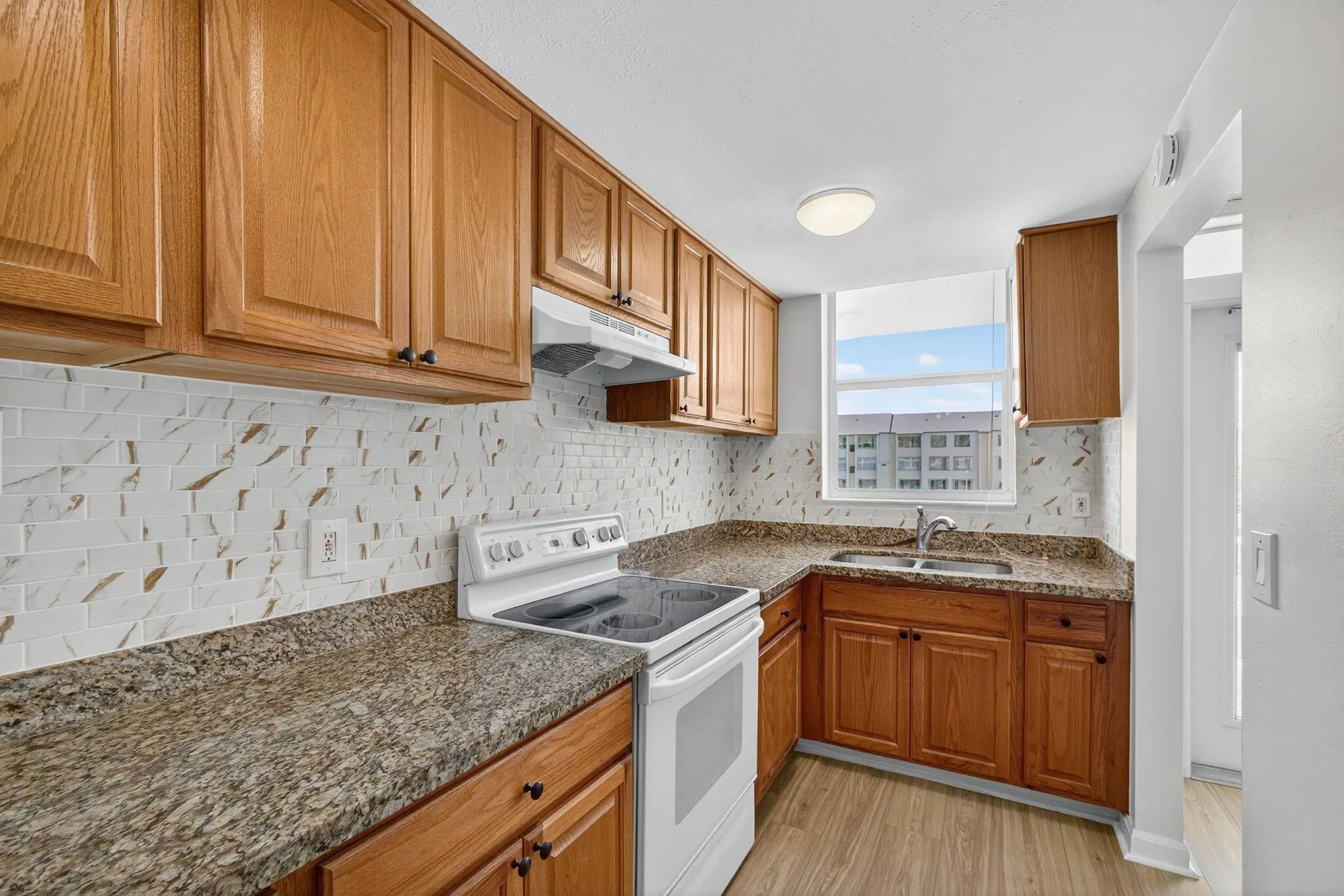 104 Paradise Harbour Boulevard, #203