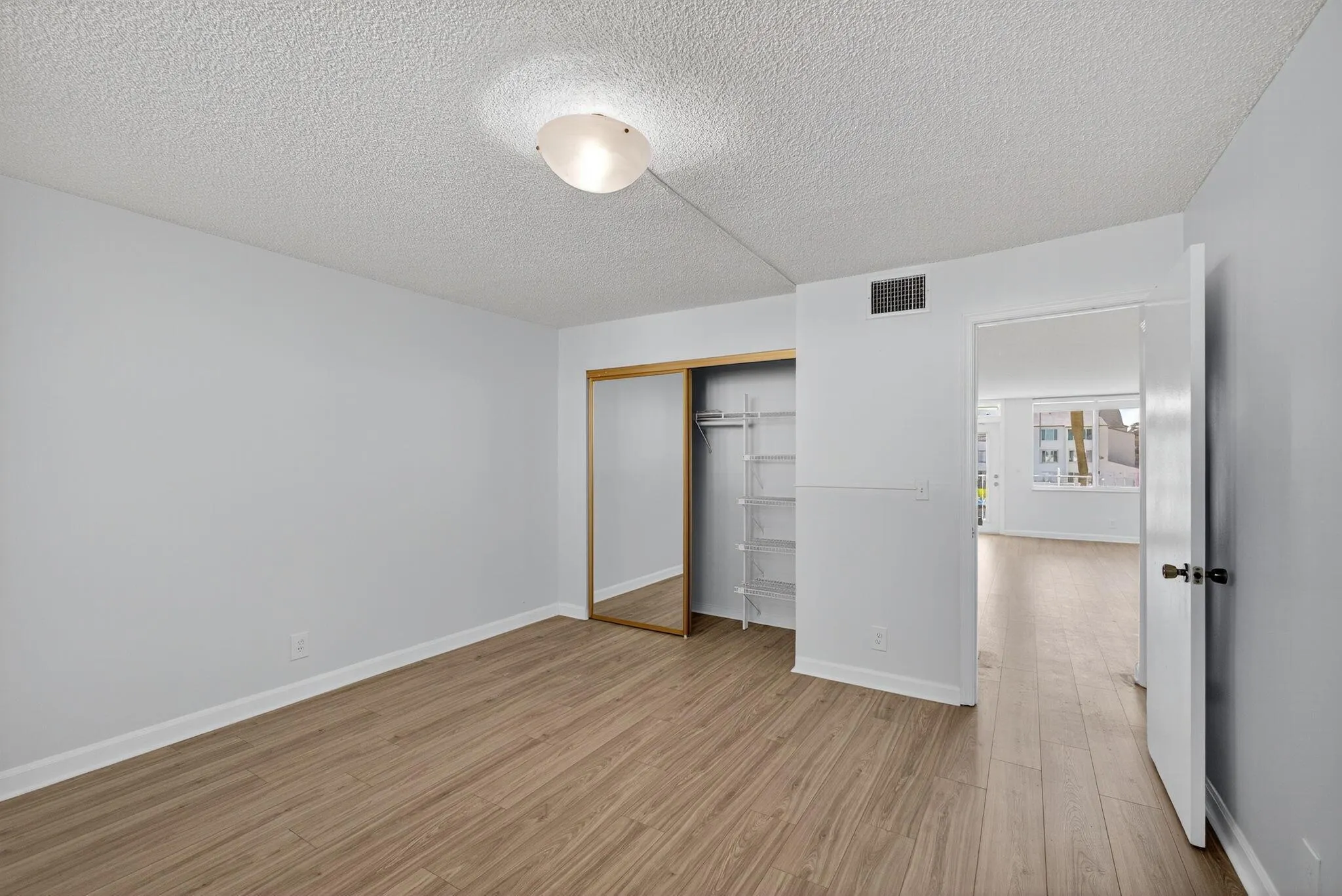 104 Paradise Harbour Boulevard, #203
