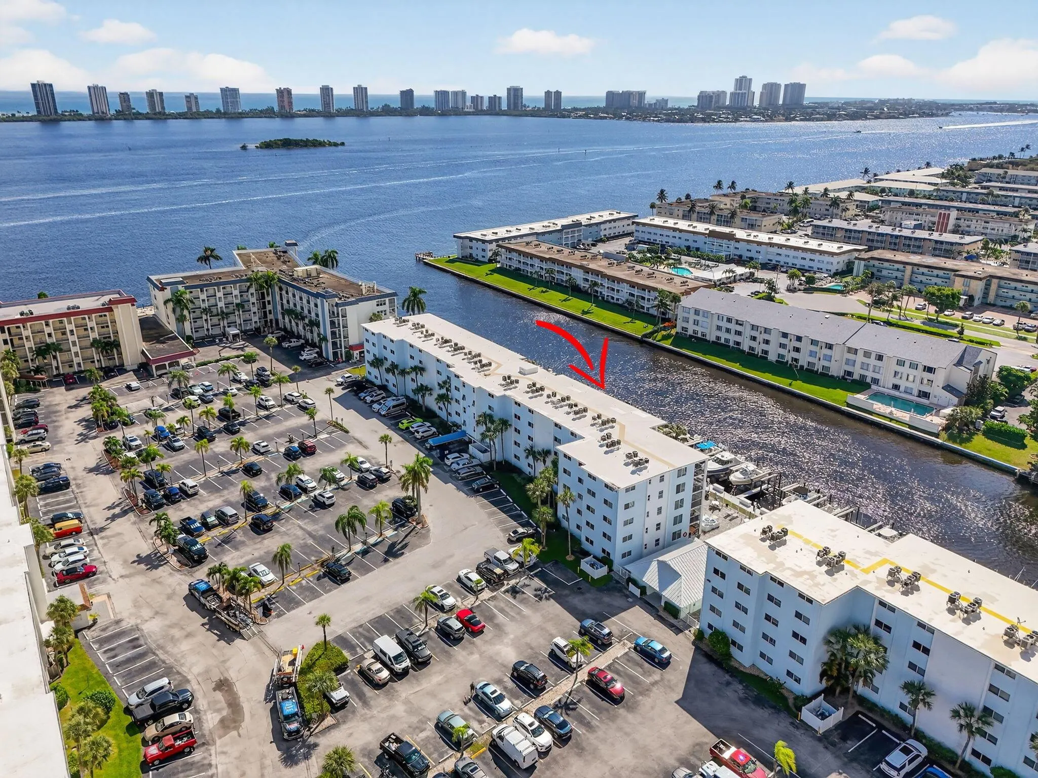 104 Paradise Harbour Boulevard, #203
