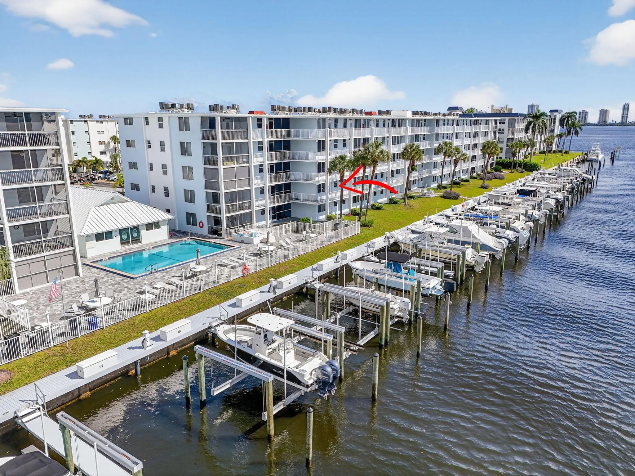 104 Paradise Harbour Boulevard, #203