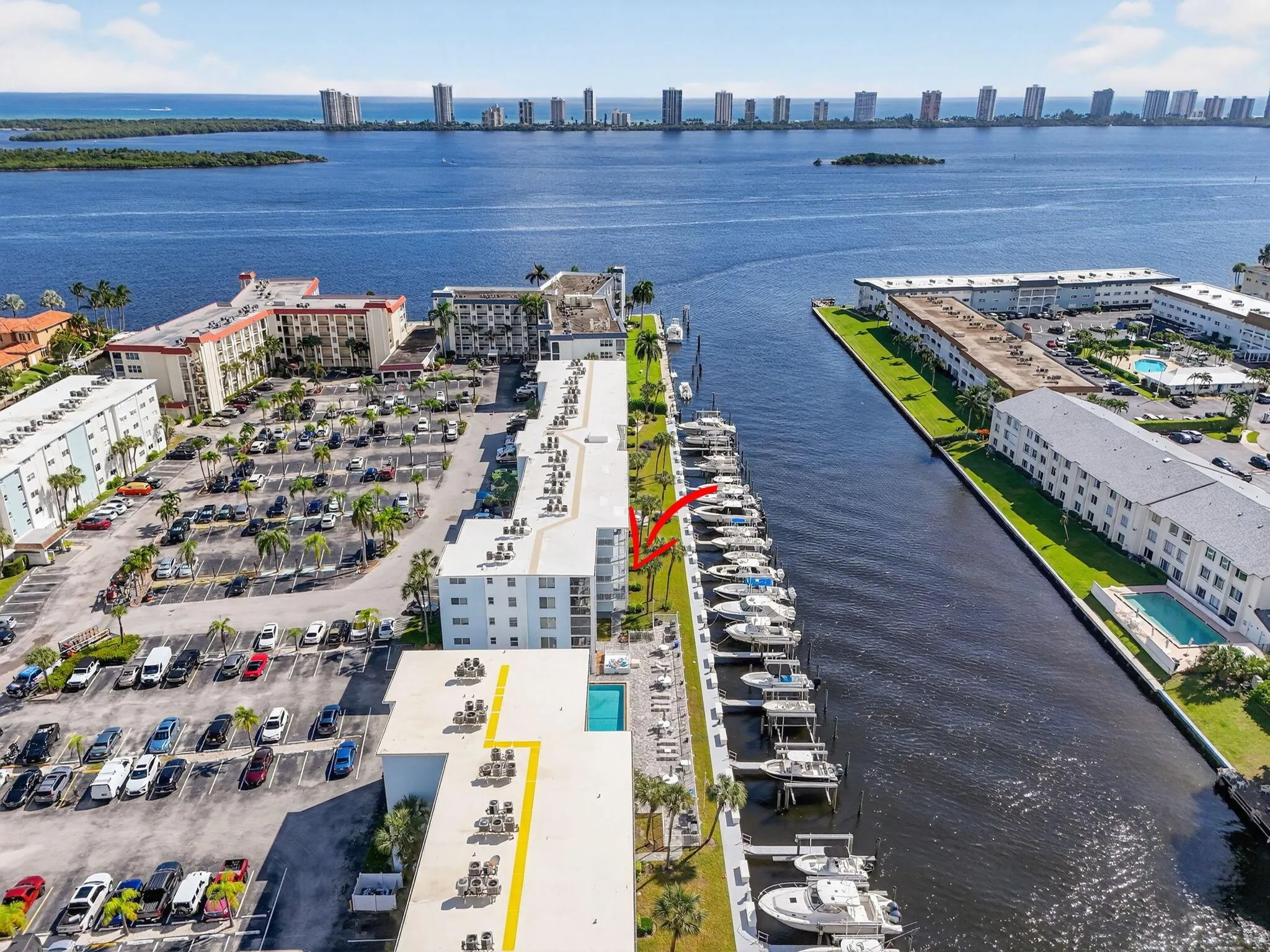104 Paradise Harbour Boulevard, #203
