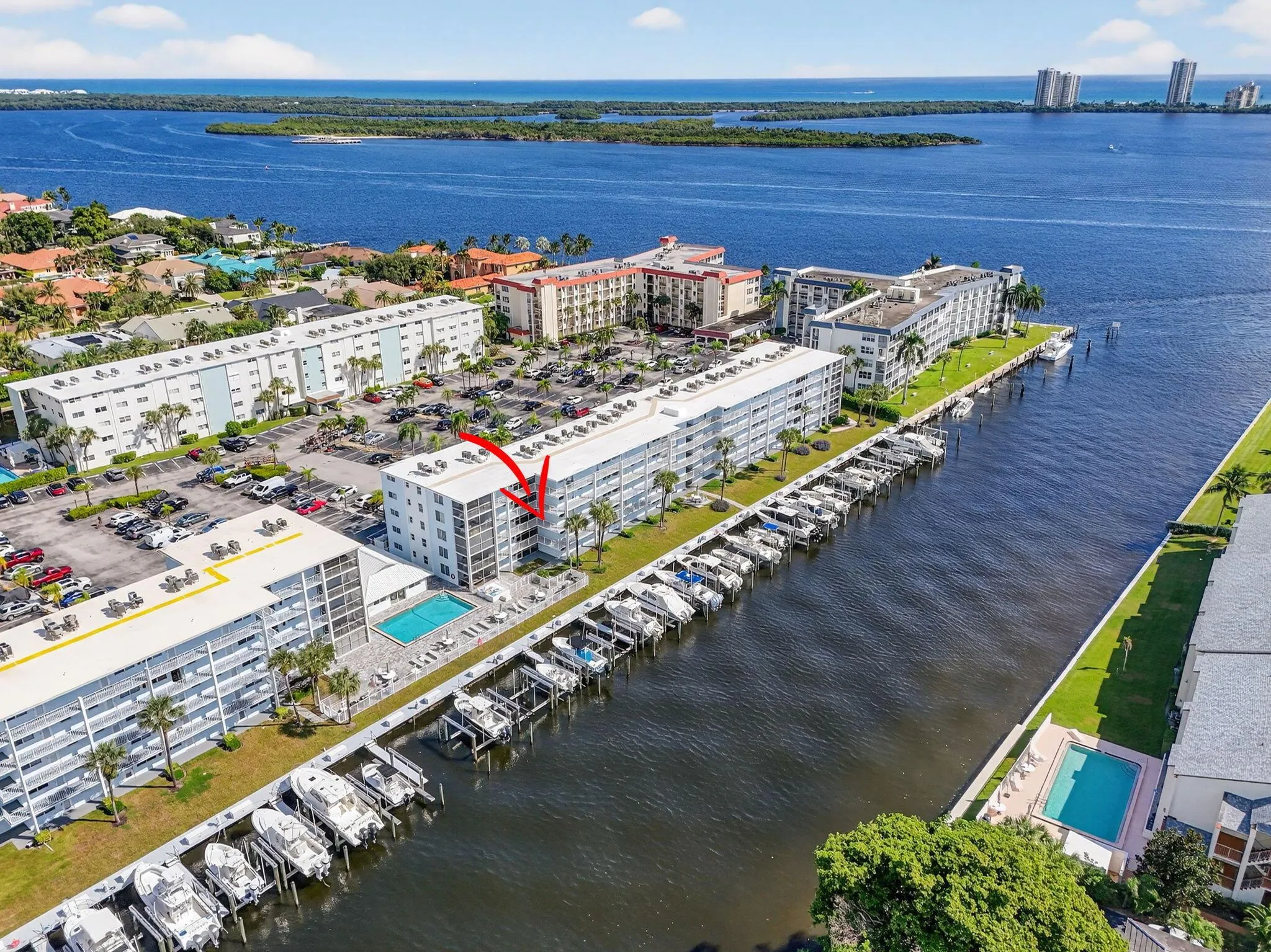 104 Paradise Harbour Boulevard, #203