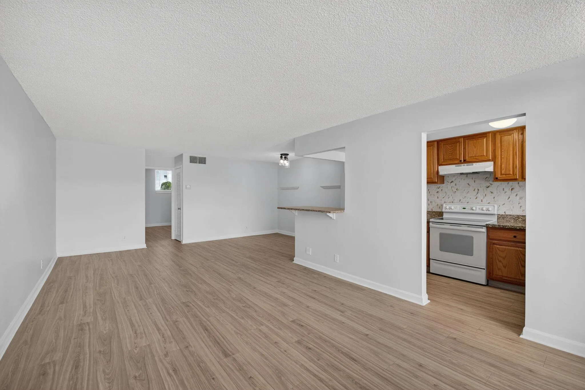 104 Paradise Harbour Boulevard, #203