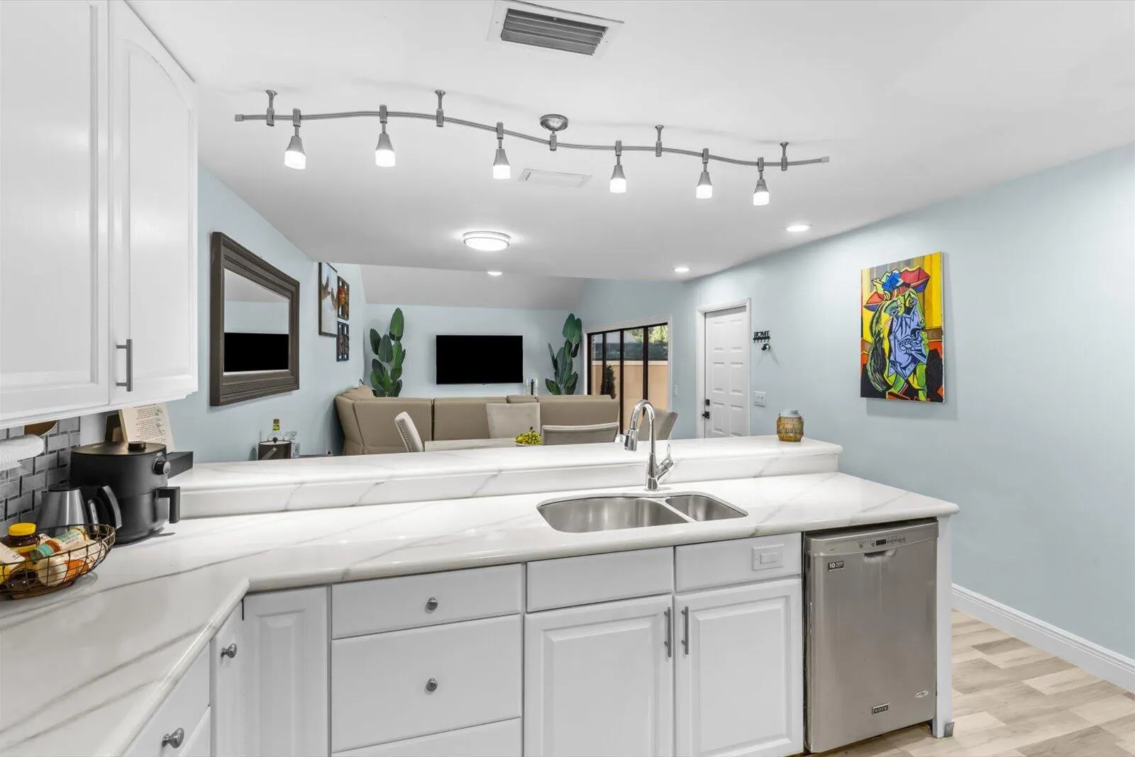 1100 SE Mitchell Avenue, #103