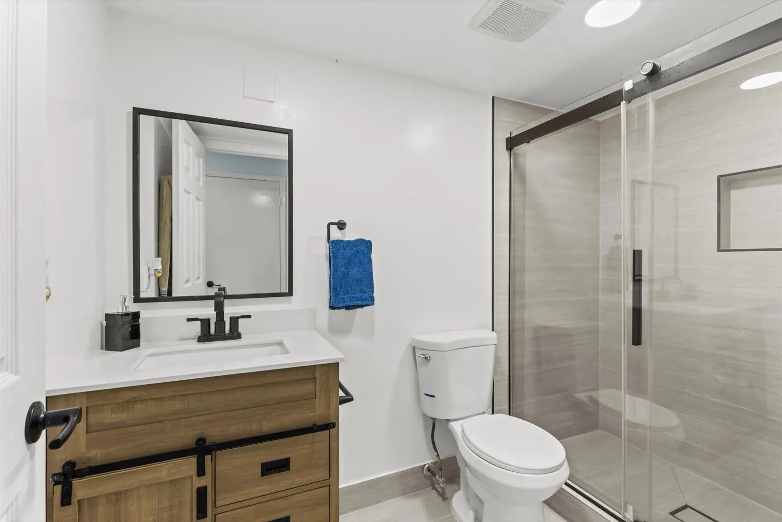 1100 SE Mitchell Avenue, #103