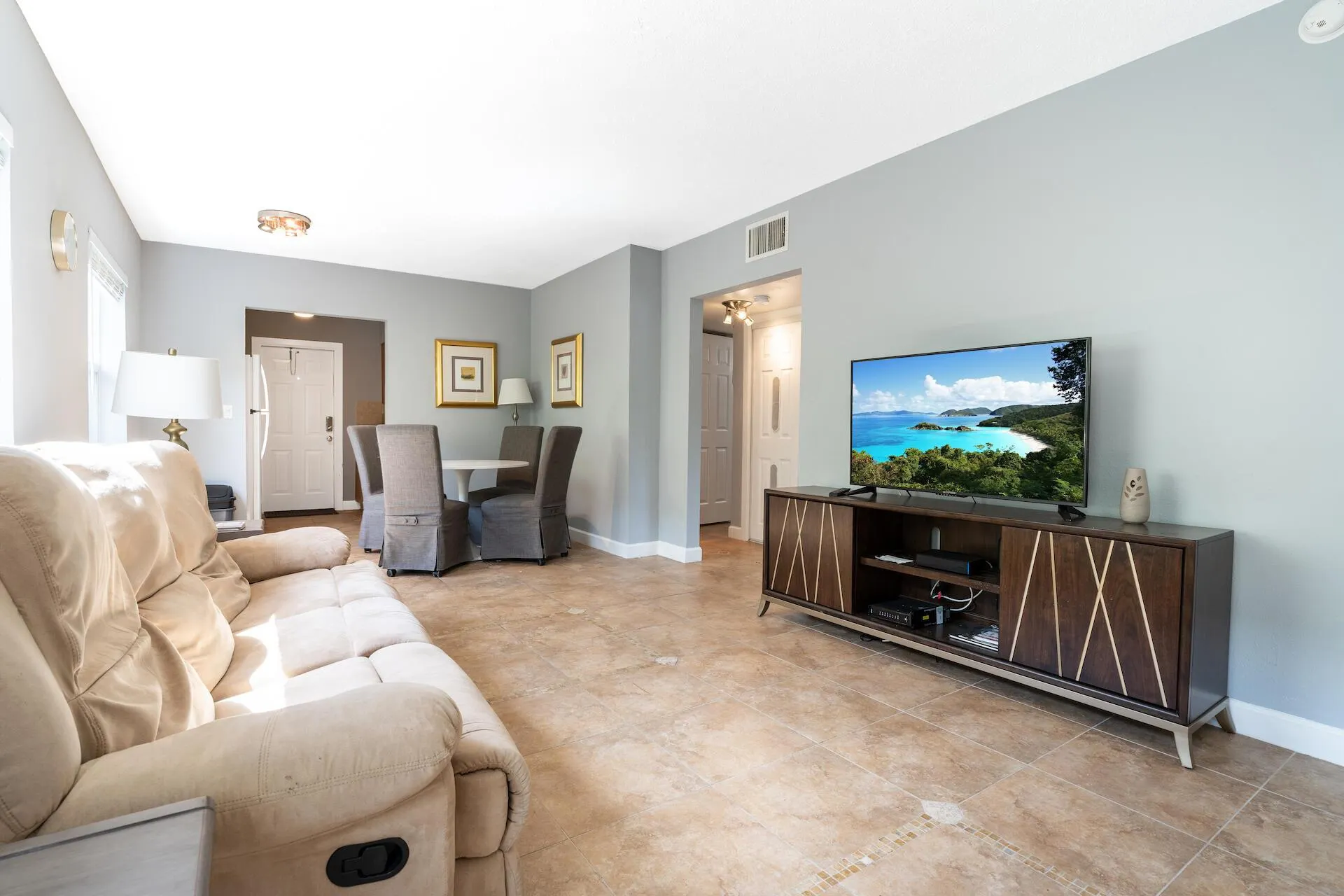 2607 NE 8th Avenue, #1