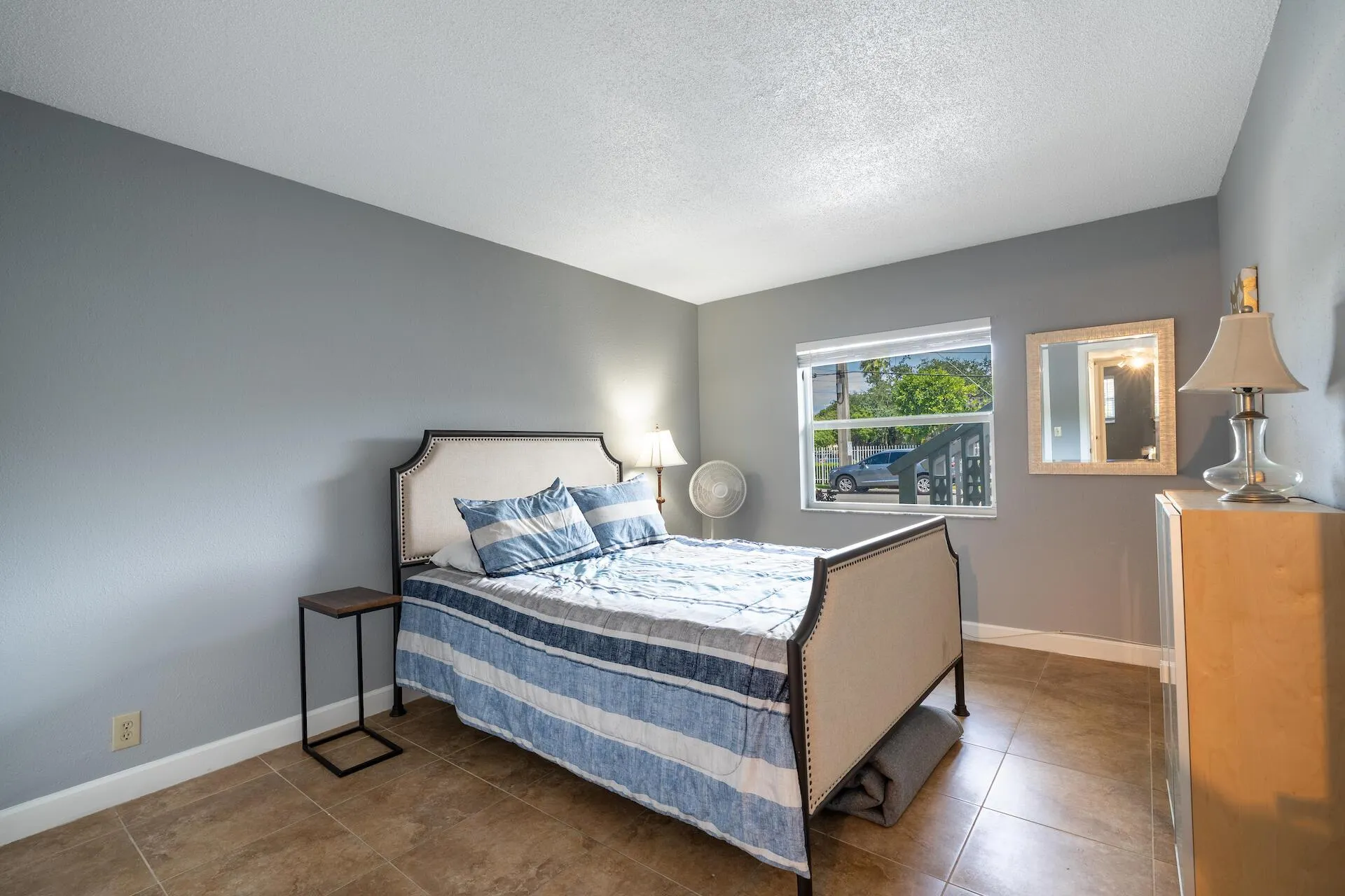 2607 NE 8th Avenue, #1