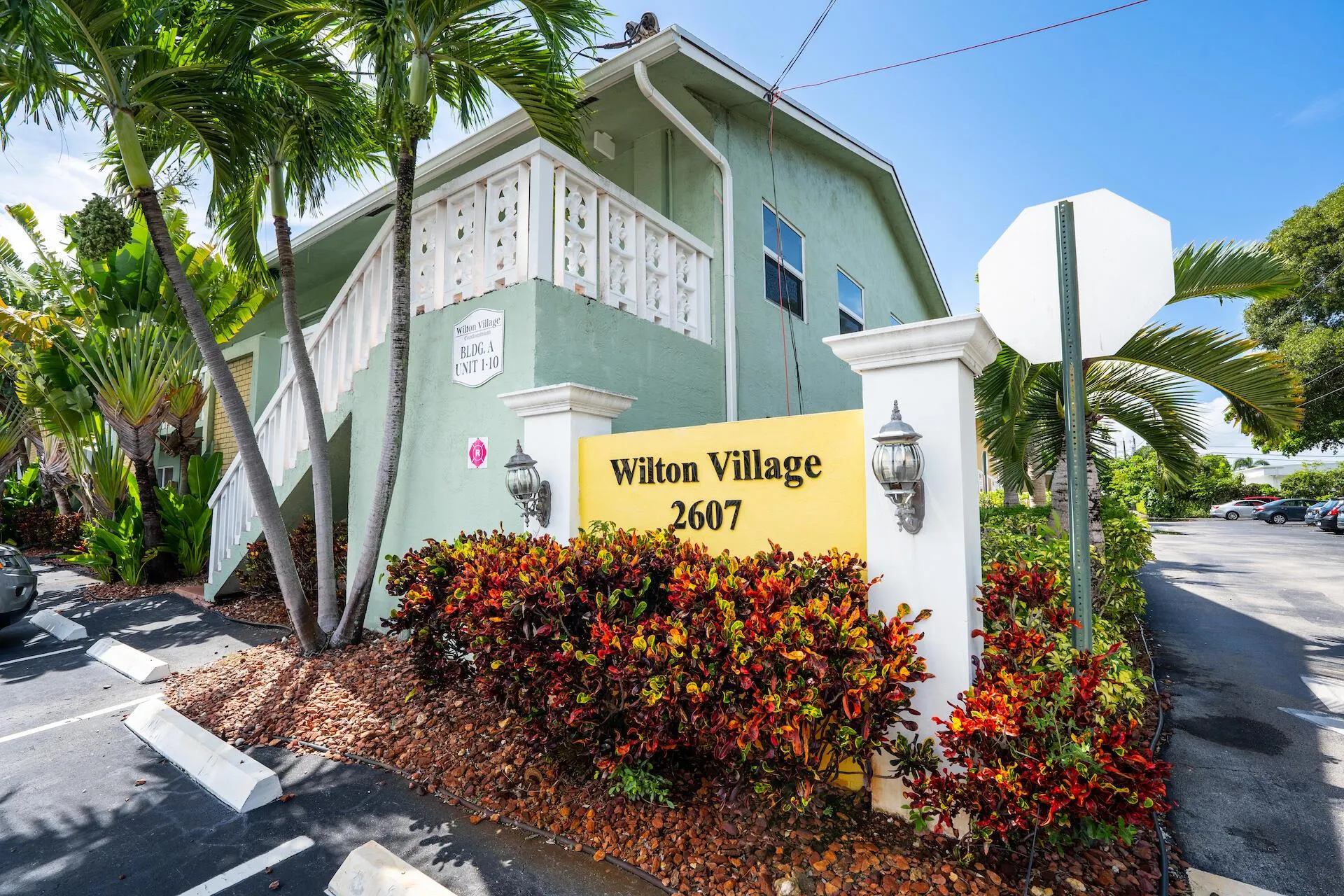 2607 NE 8th Avenue, #1