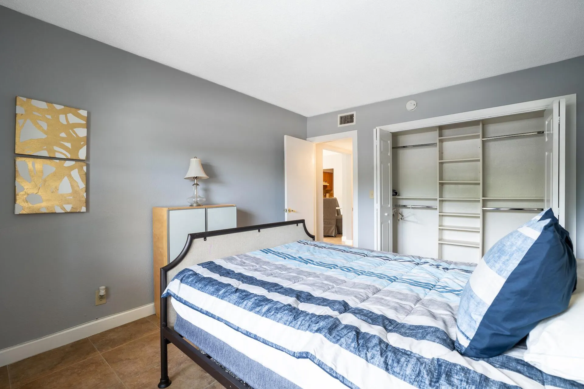 2607 NE 8th Avenue, #1