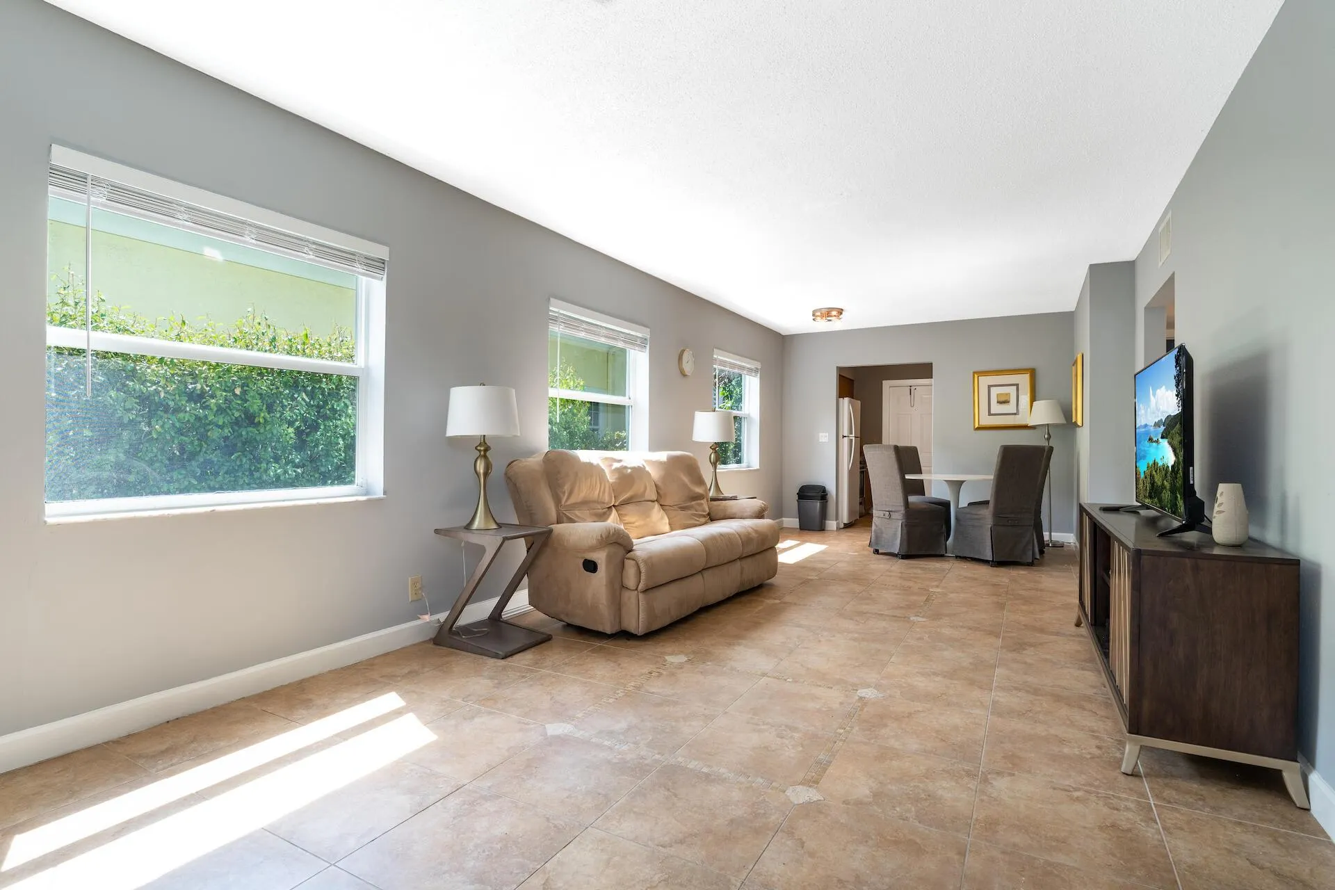 2607 NE 8th Avenue, #1