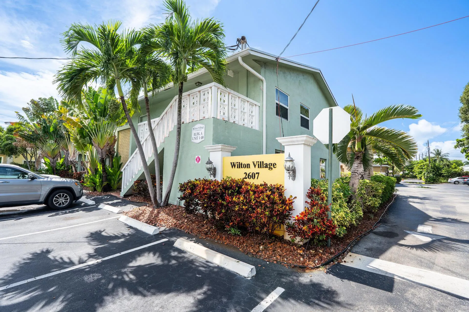 2607 NE 8th Avenue, #1