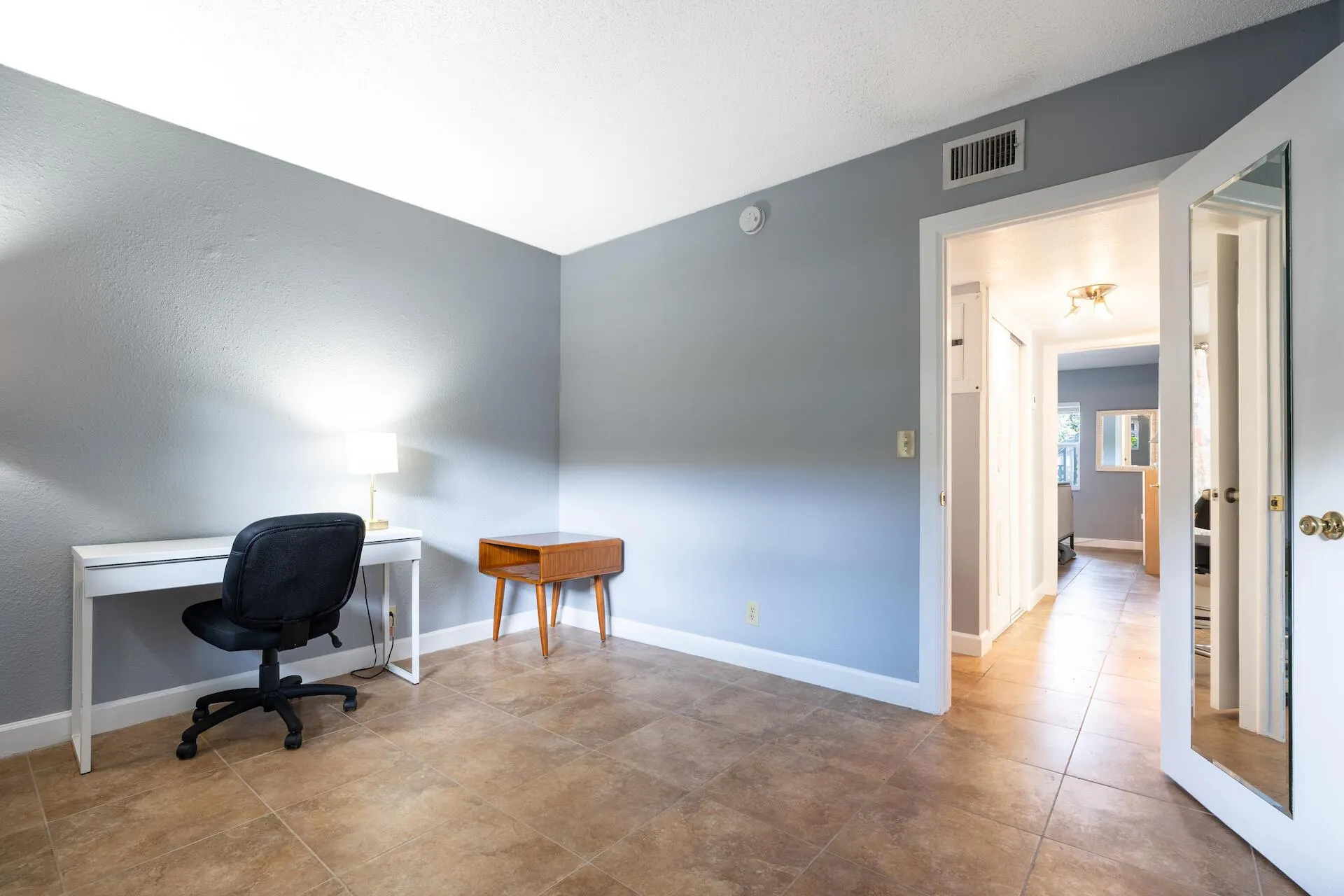 2607 NE 8th Avenue, #1