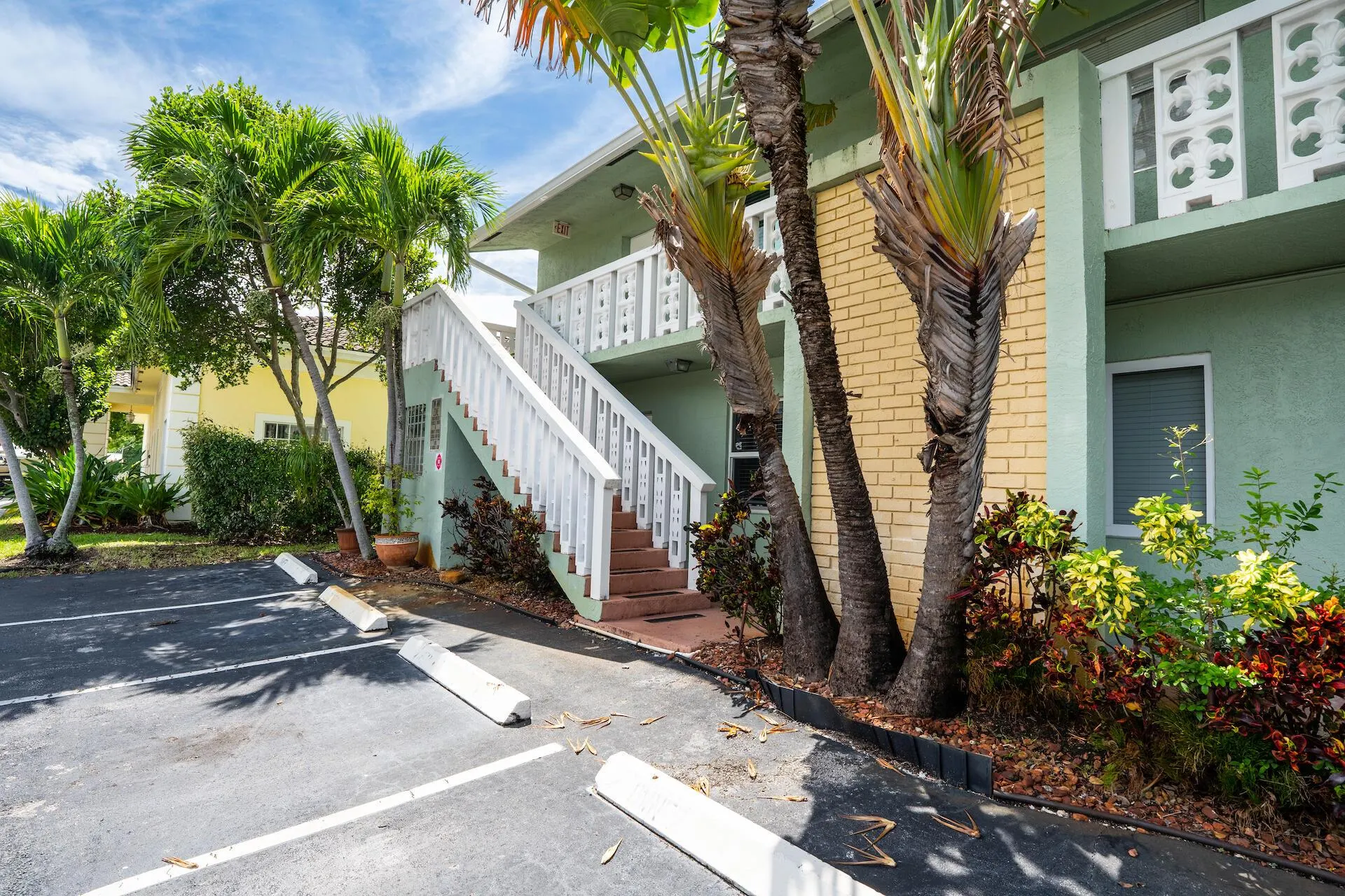 2607 NE 8th Avenue, #1