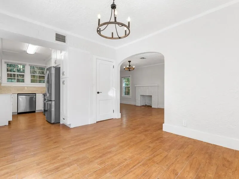 209 Lytton Court