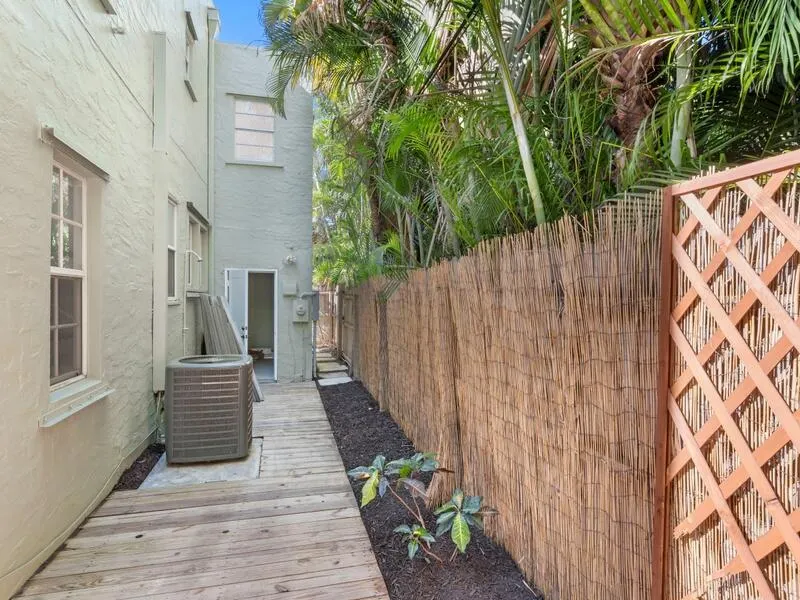 209 Lytton Court