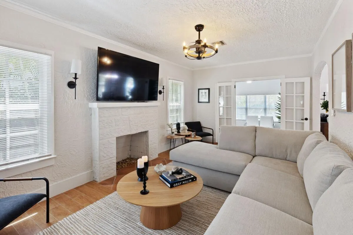 209 Lytton Court