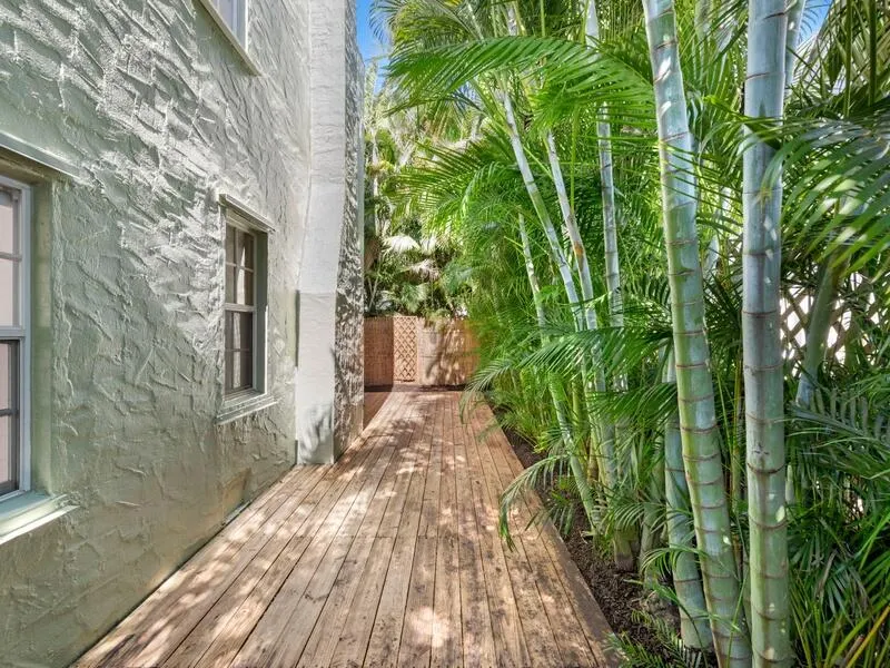 209 Lytton Court