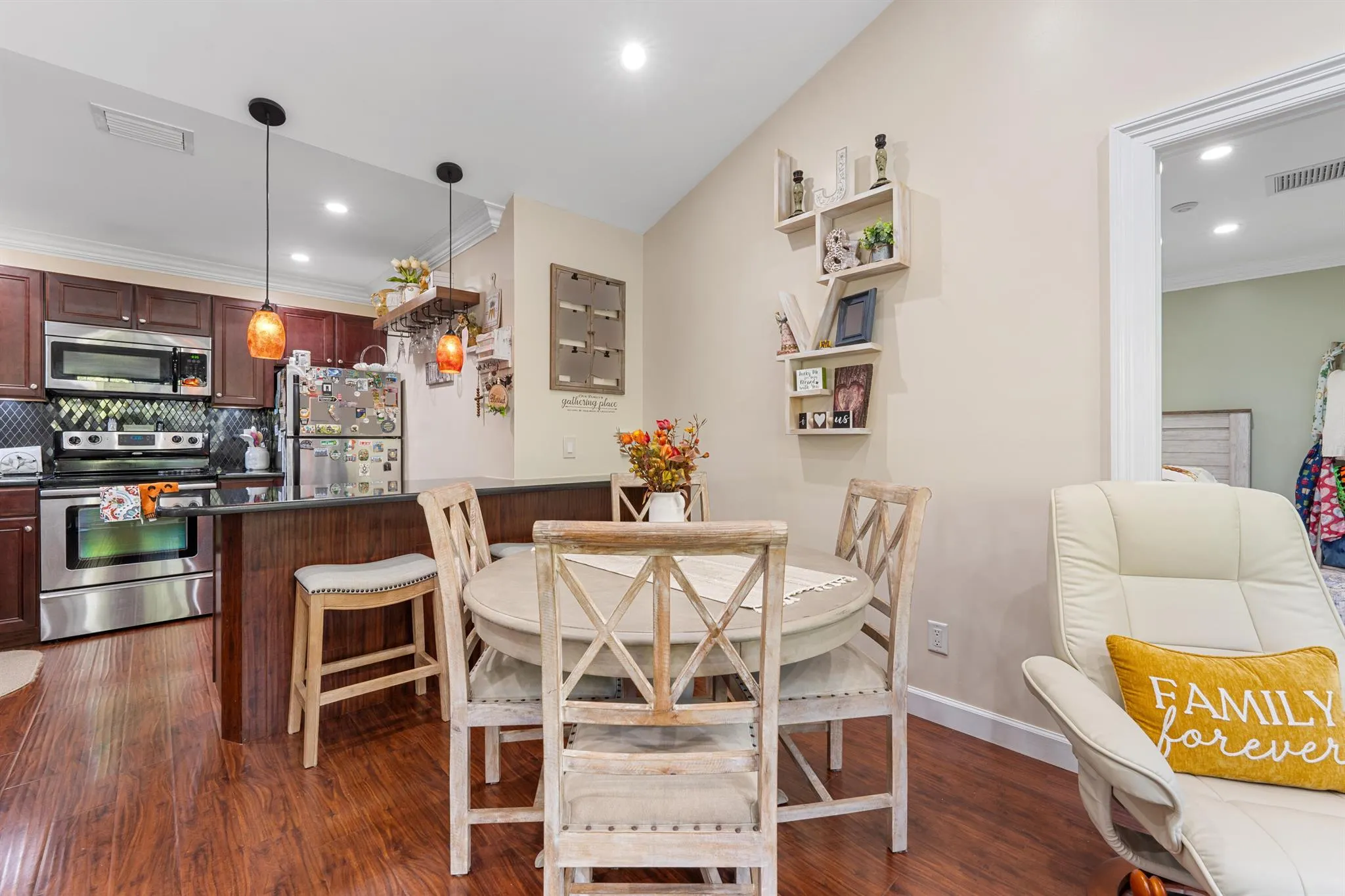 1616 SE Green Acres Circle, #M-204