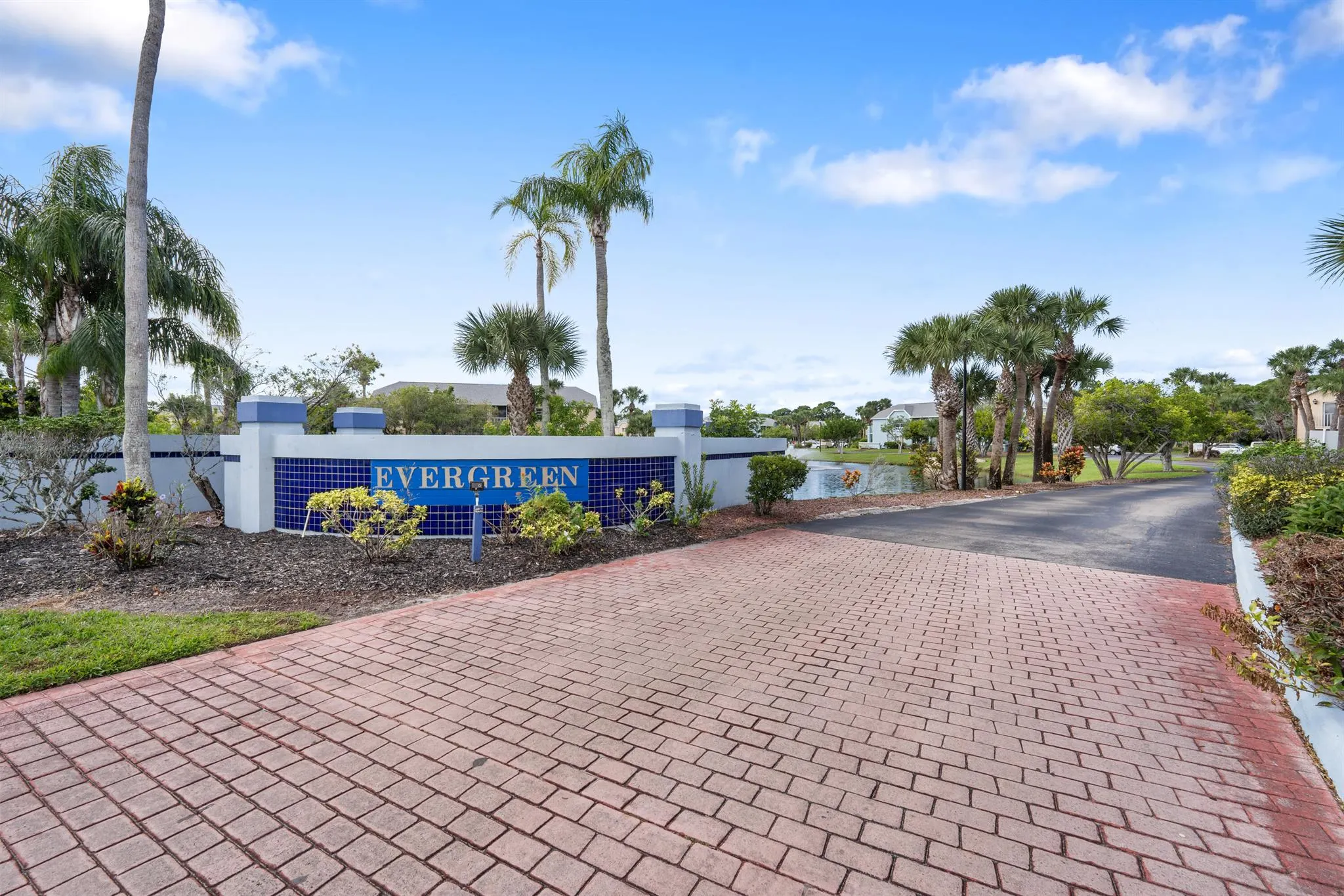 1616 SE Green Acres Circle, #M-204
