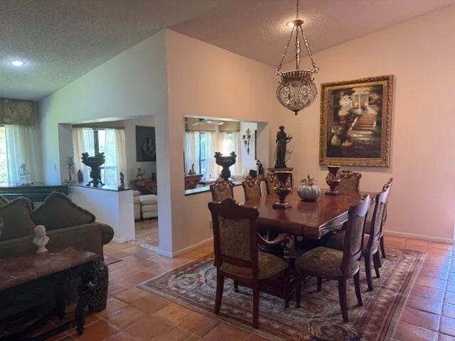 5723 Lakeview Mews Circle