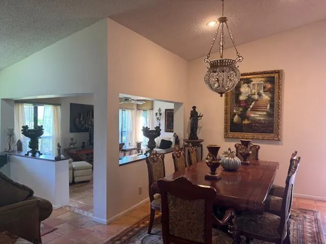 5723 Lakeview Mews Circle