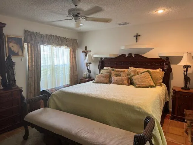 5723 Lakeview Mews Circle
