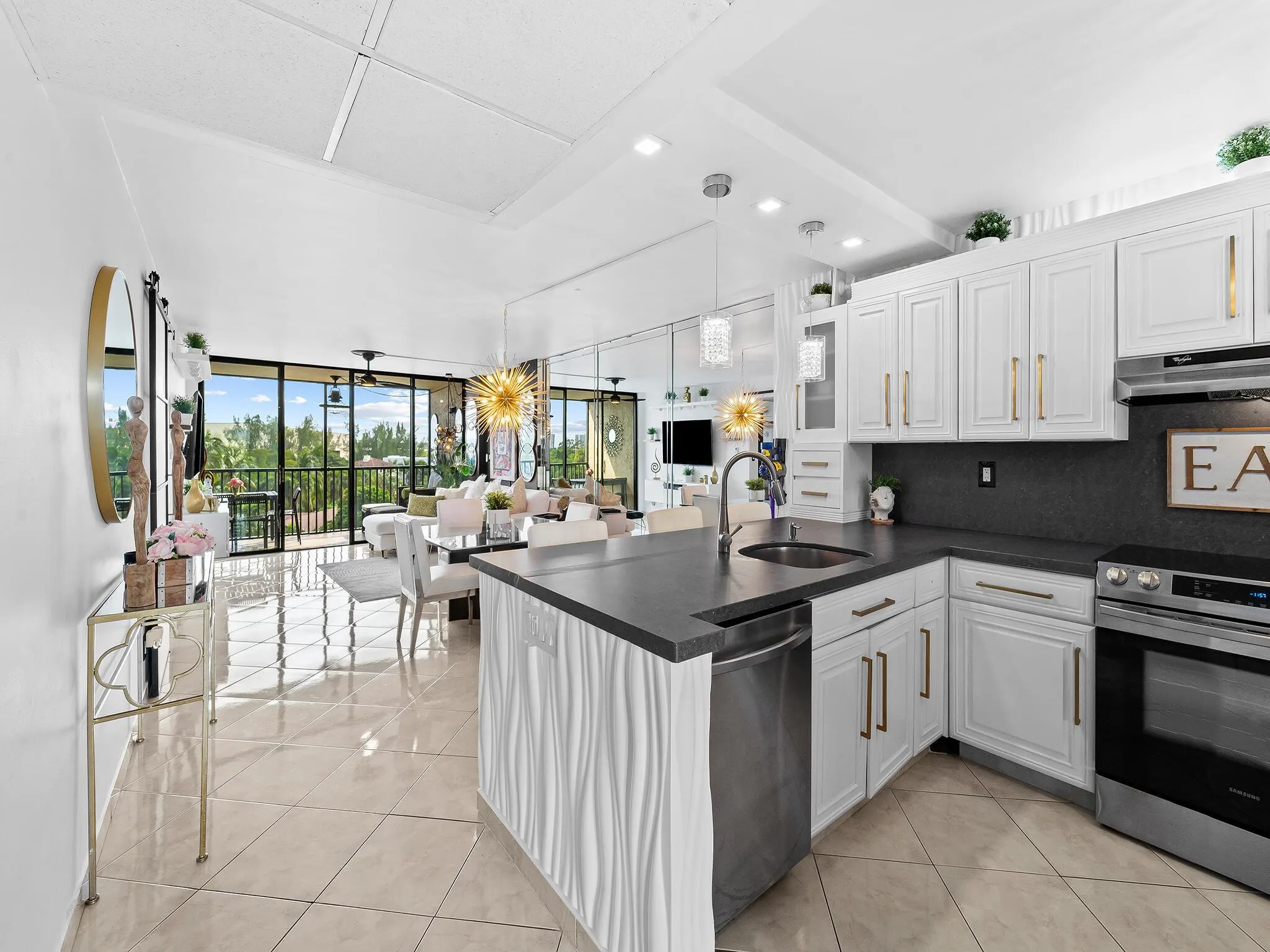 13 Royal Palm Way, #5030