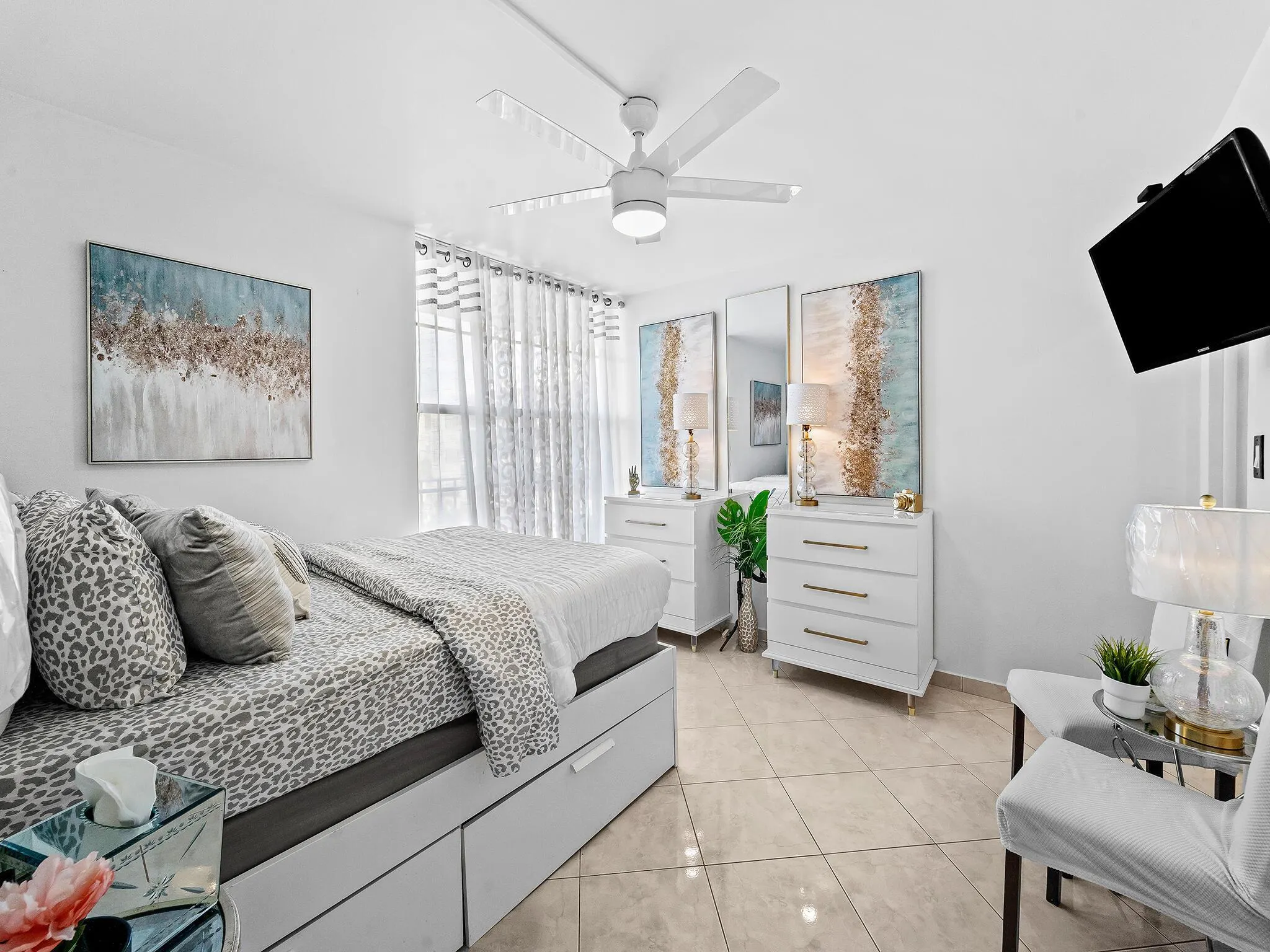 13 Royal Palm Way, #5030