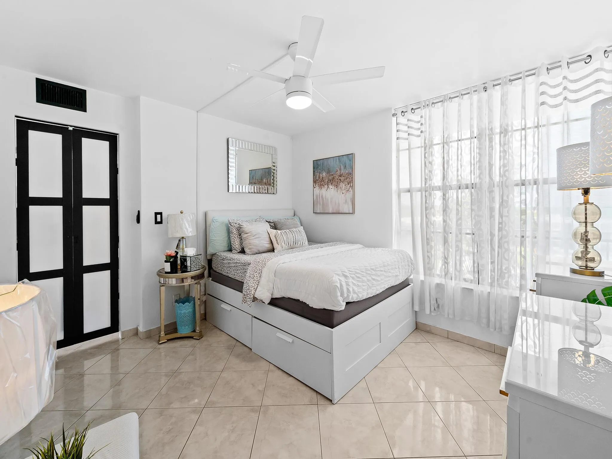 13 Royal Palm Way, #5030
