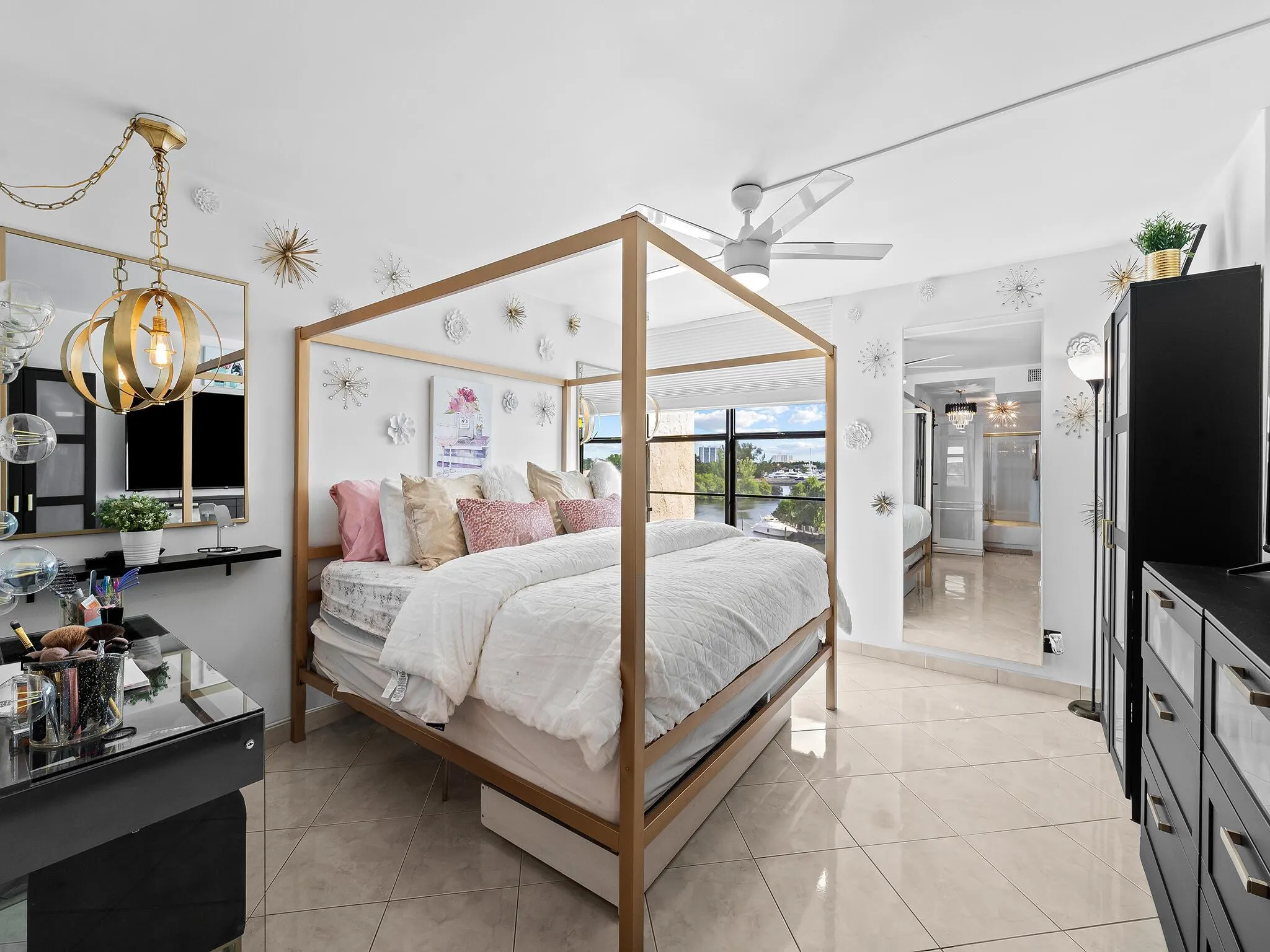 13 Royal Palm Way, #5030