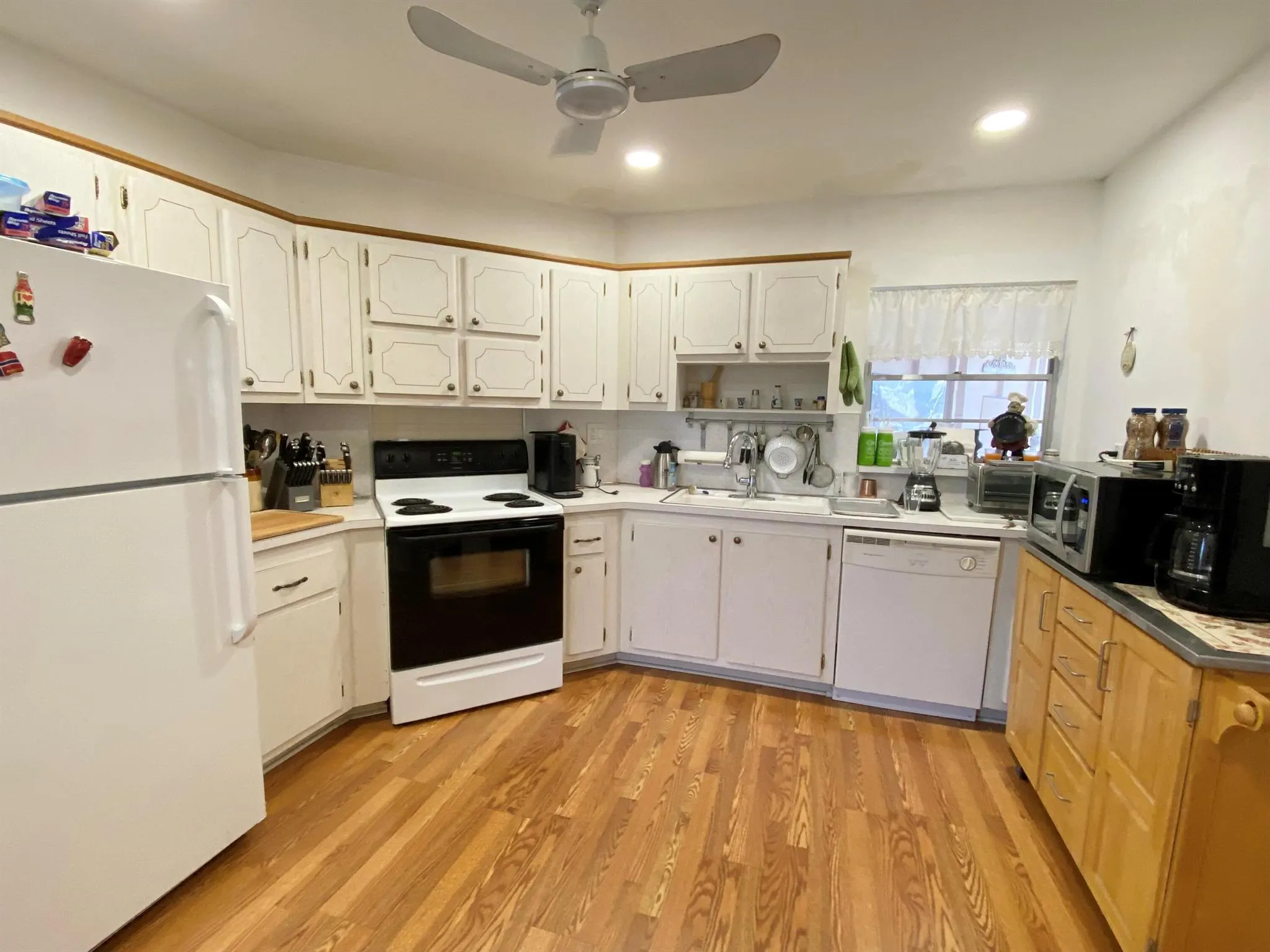 7 Greenway N, #211