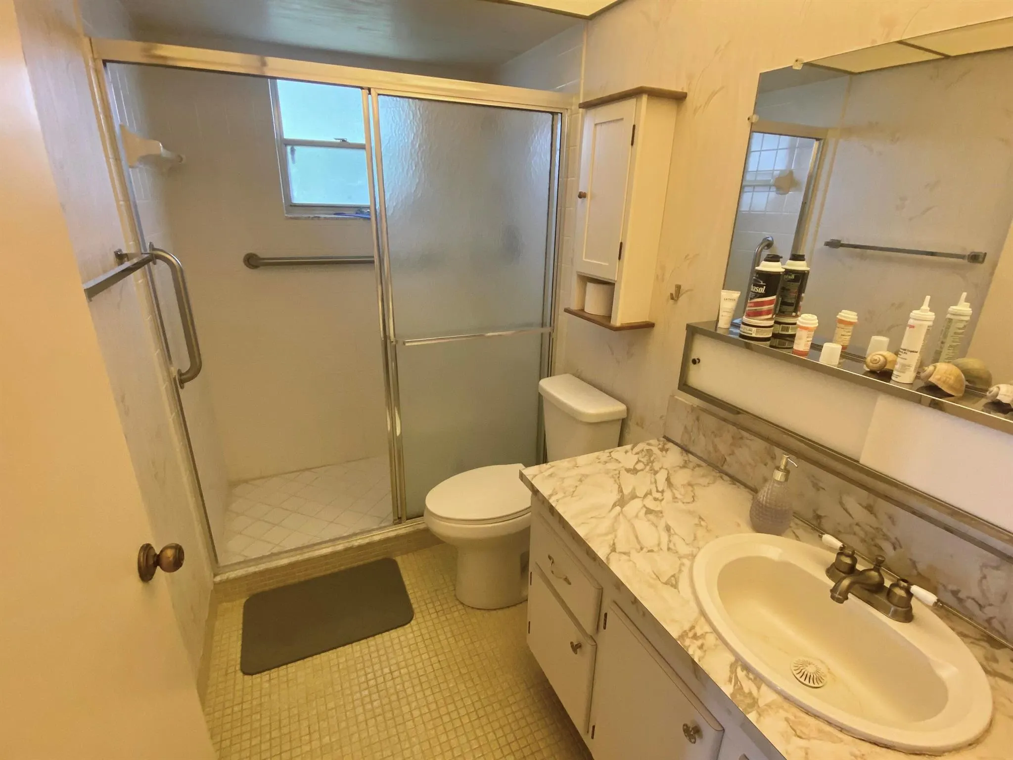 7 Greenway N, #211