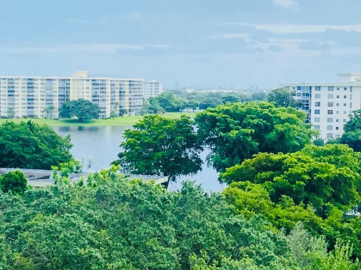 2900 N Palm Aire Drive, #206