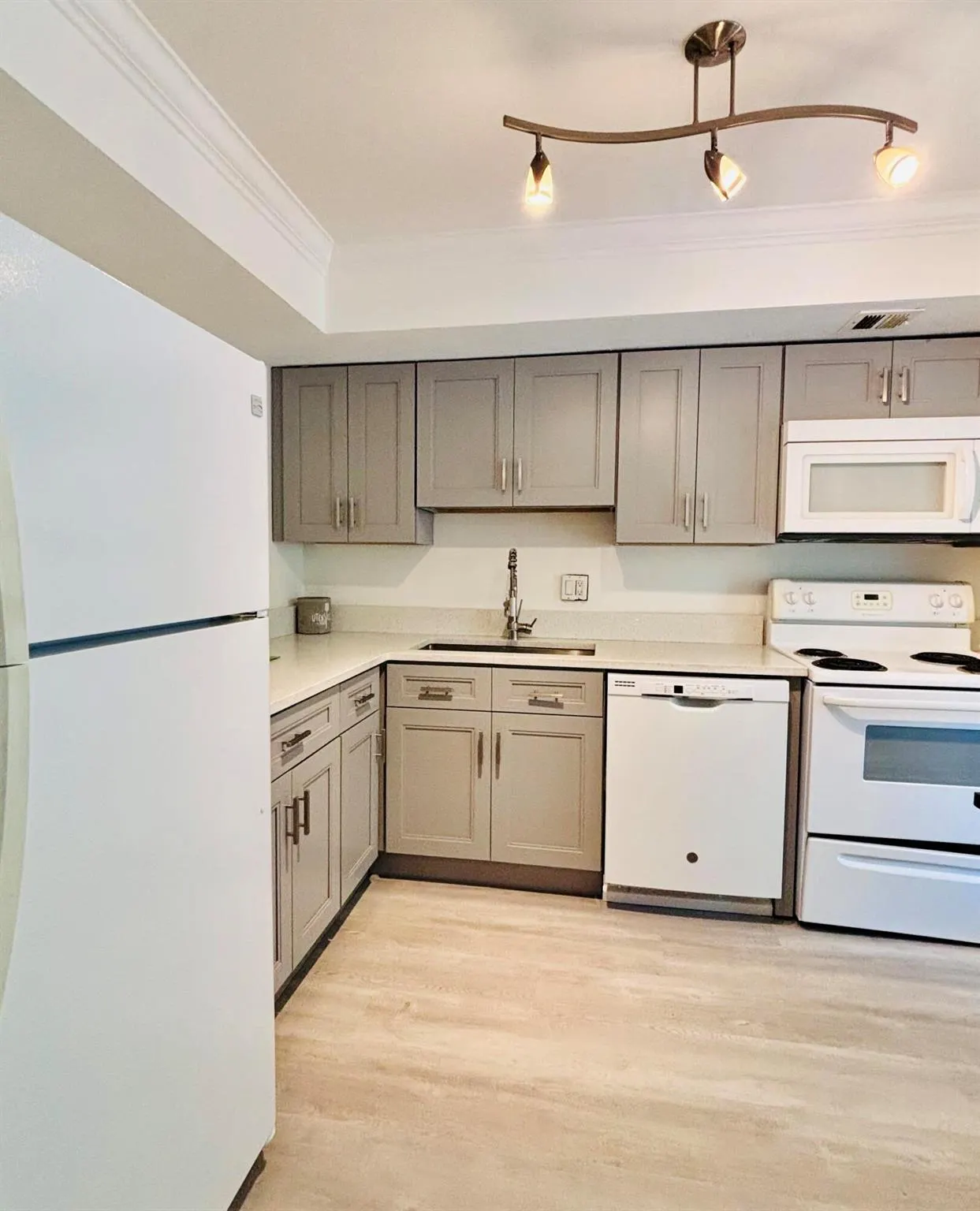 2900 N Palm Aire Drive, #206