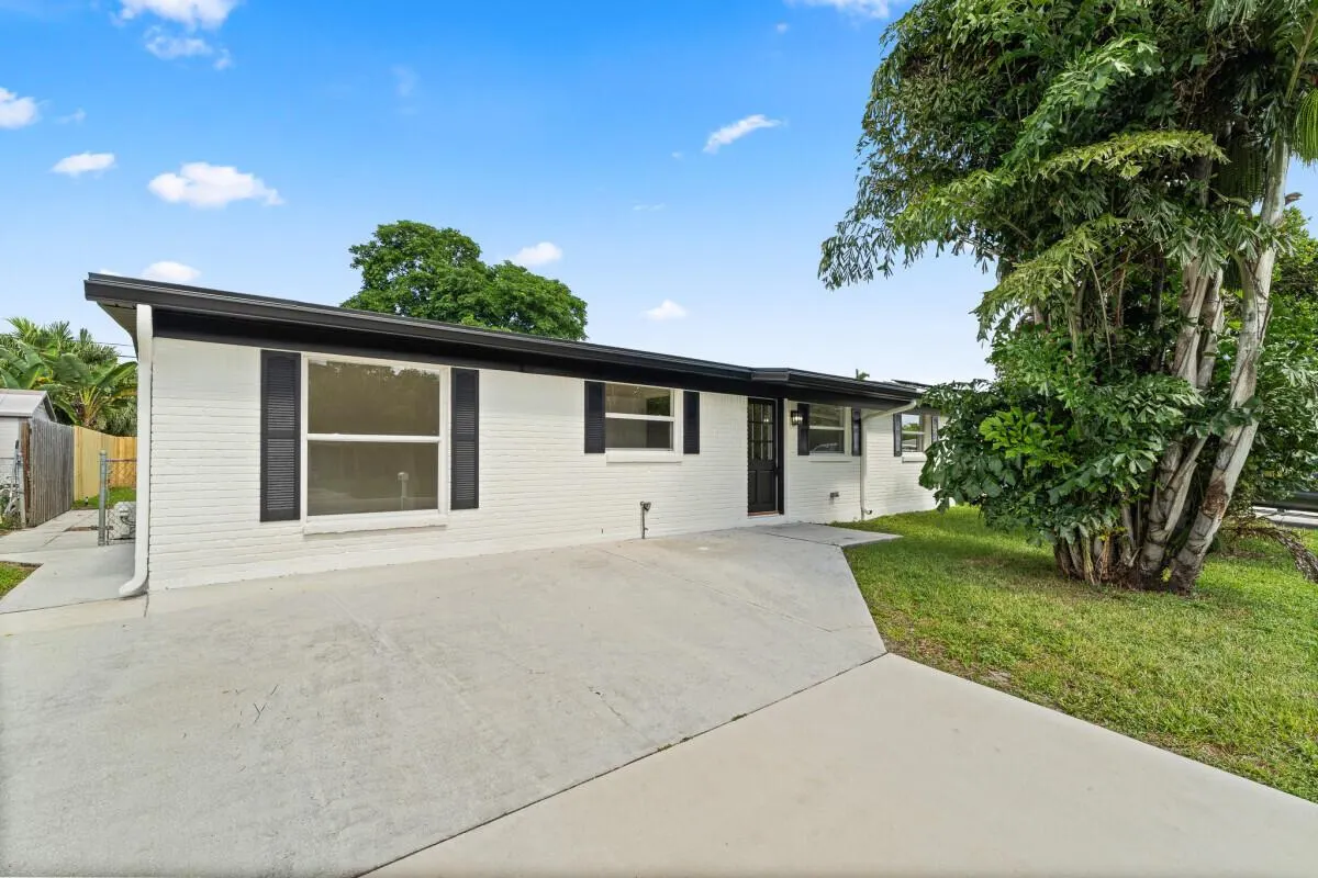 3797 Bahama Road