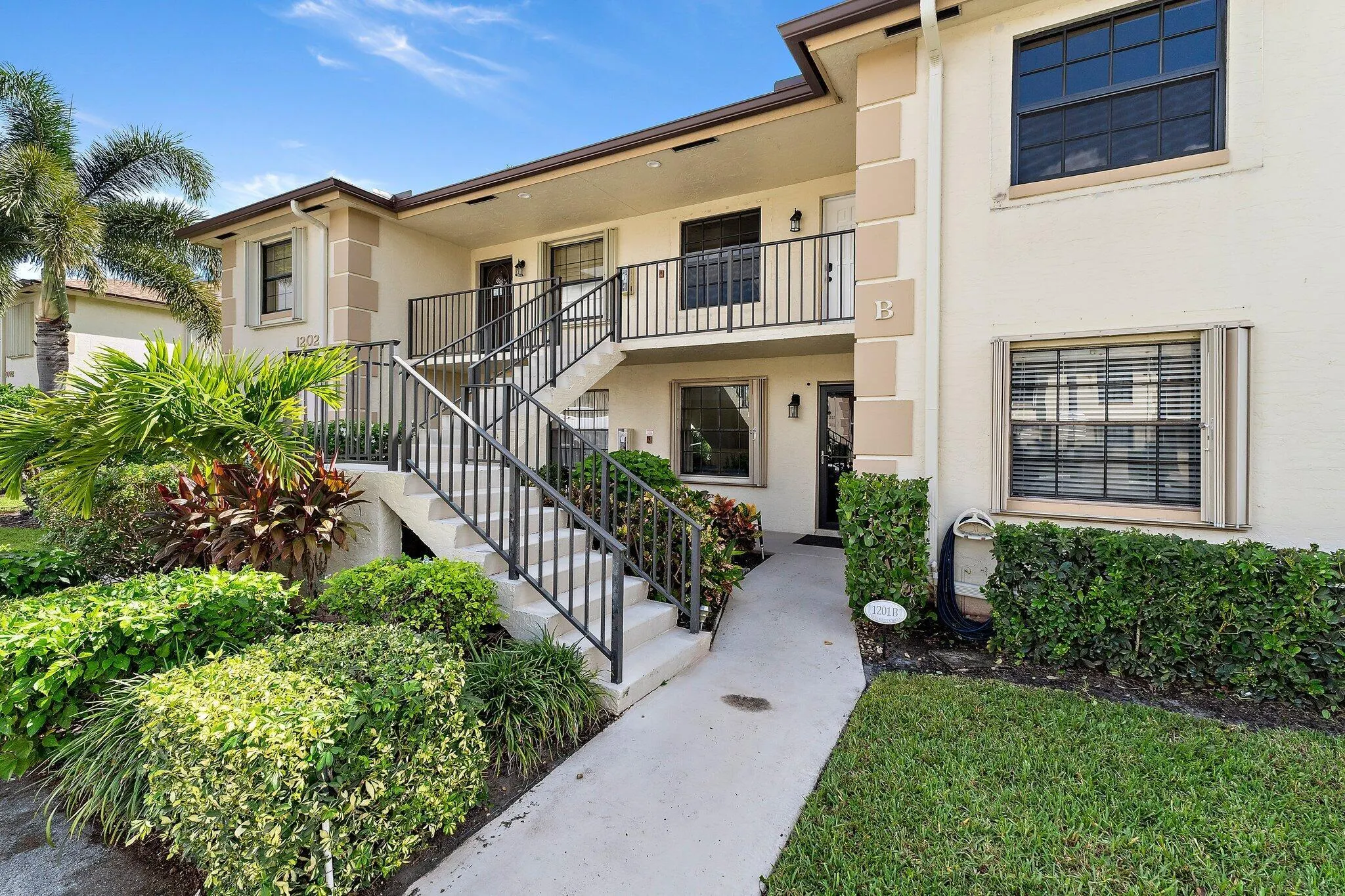 1201 Pinecrest Circle, #B