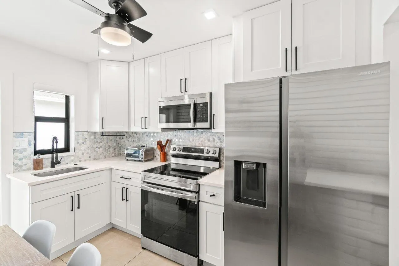 217 NE 11th Street, #217-219