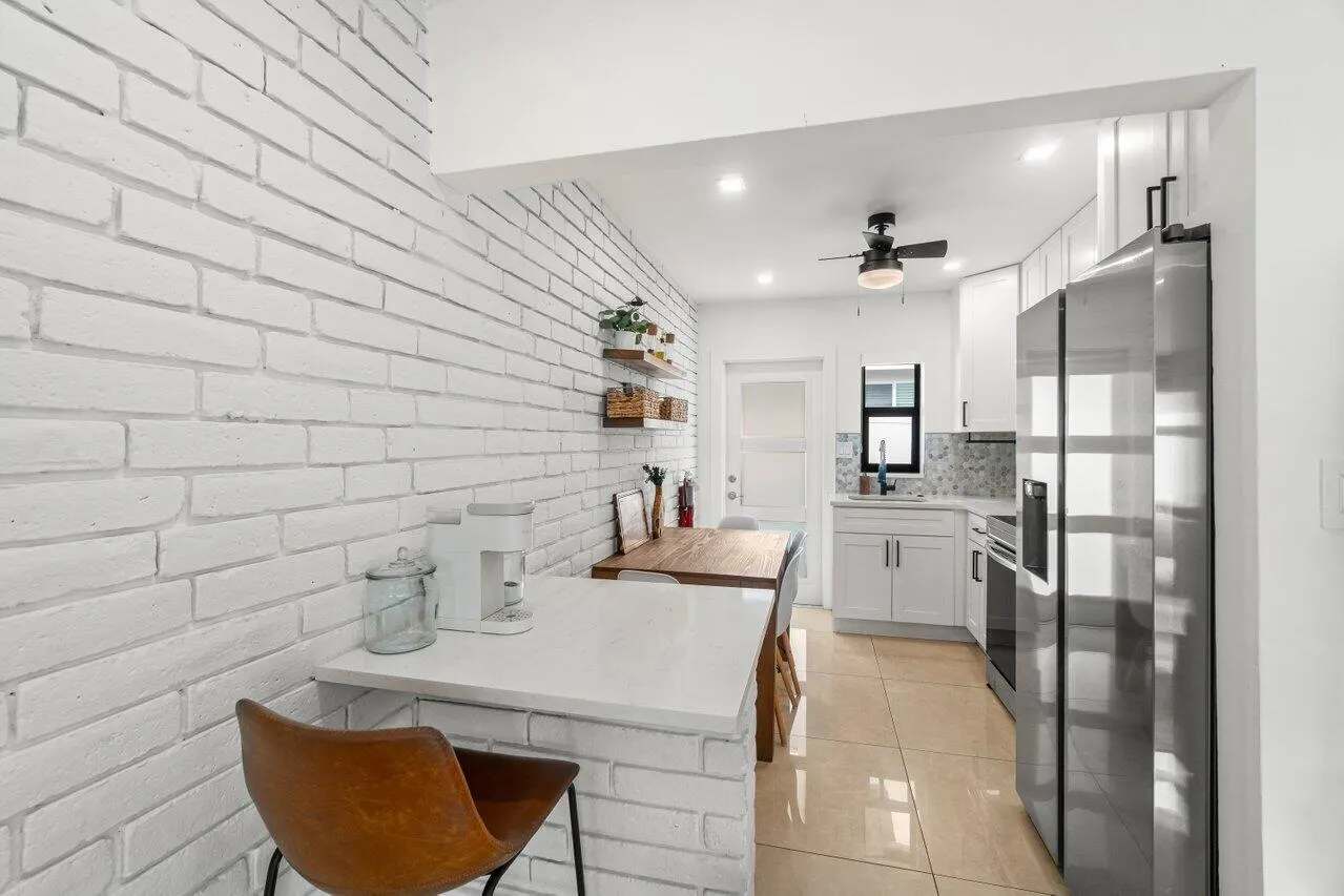 217 NE 11th Street, #217-219