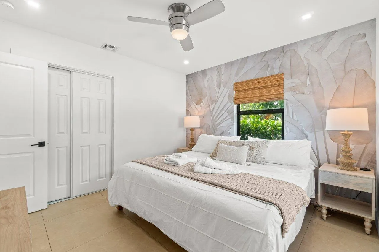 217 NE 11th Street, #217-219