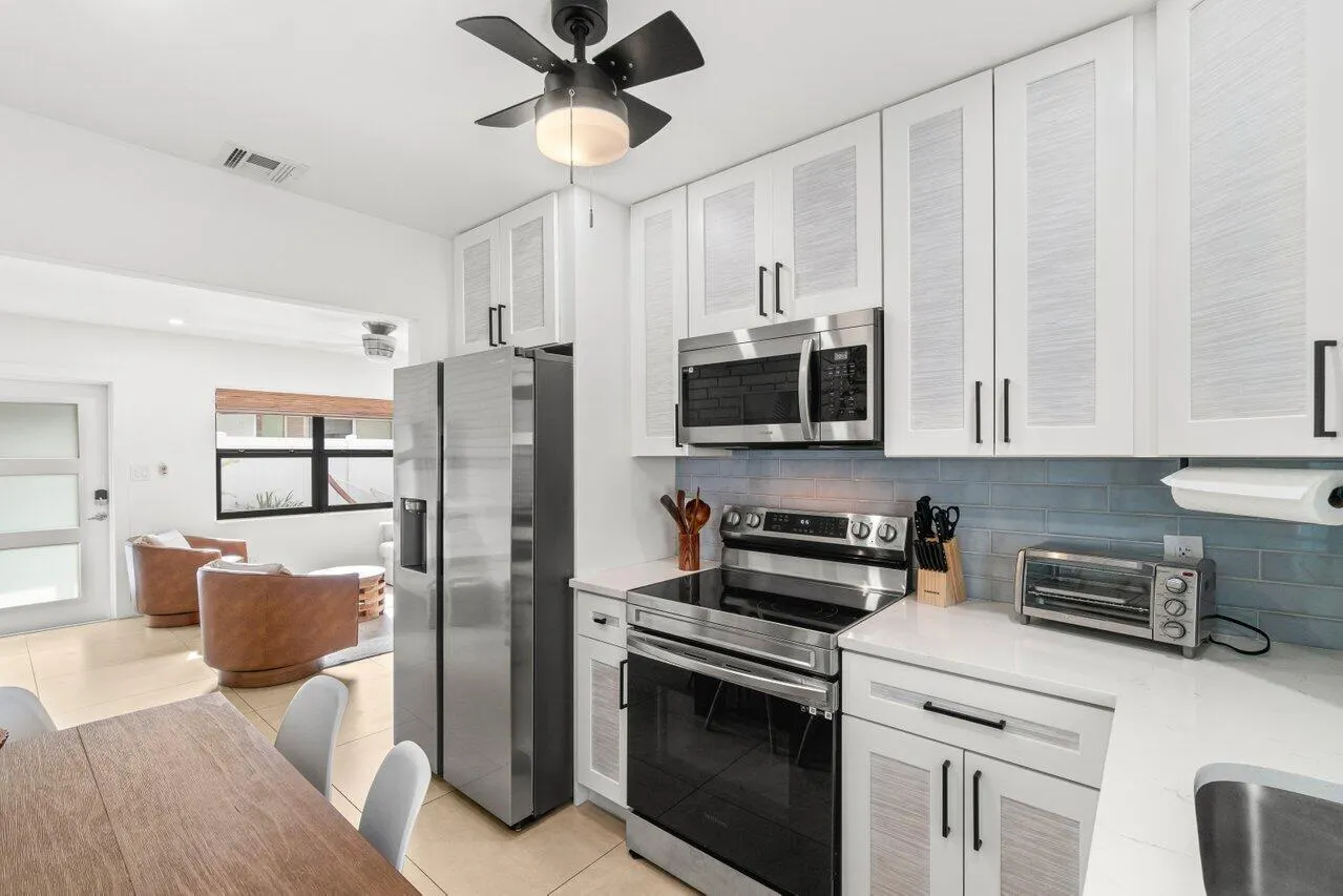217 NE 11th Street, #217-219