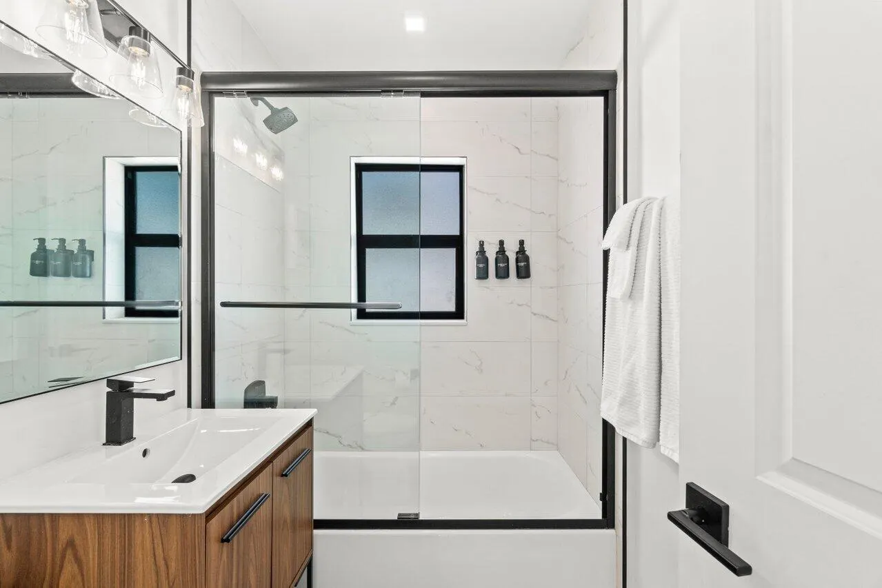 217 NE 11th Street, #217-219