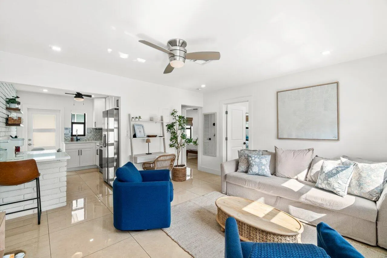 217 NE 11th Street, #217-219