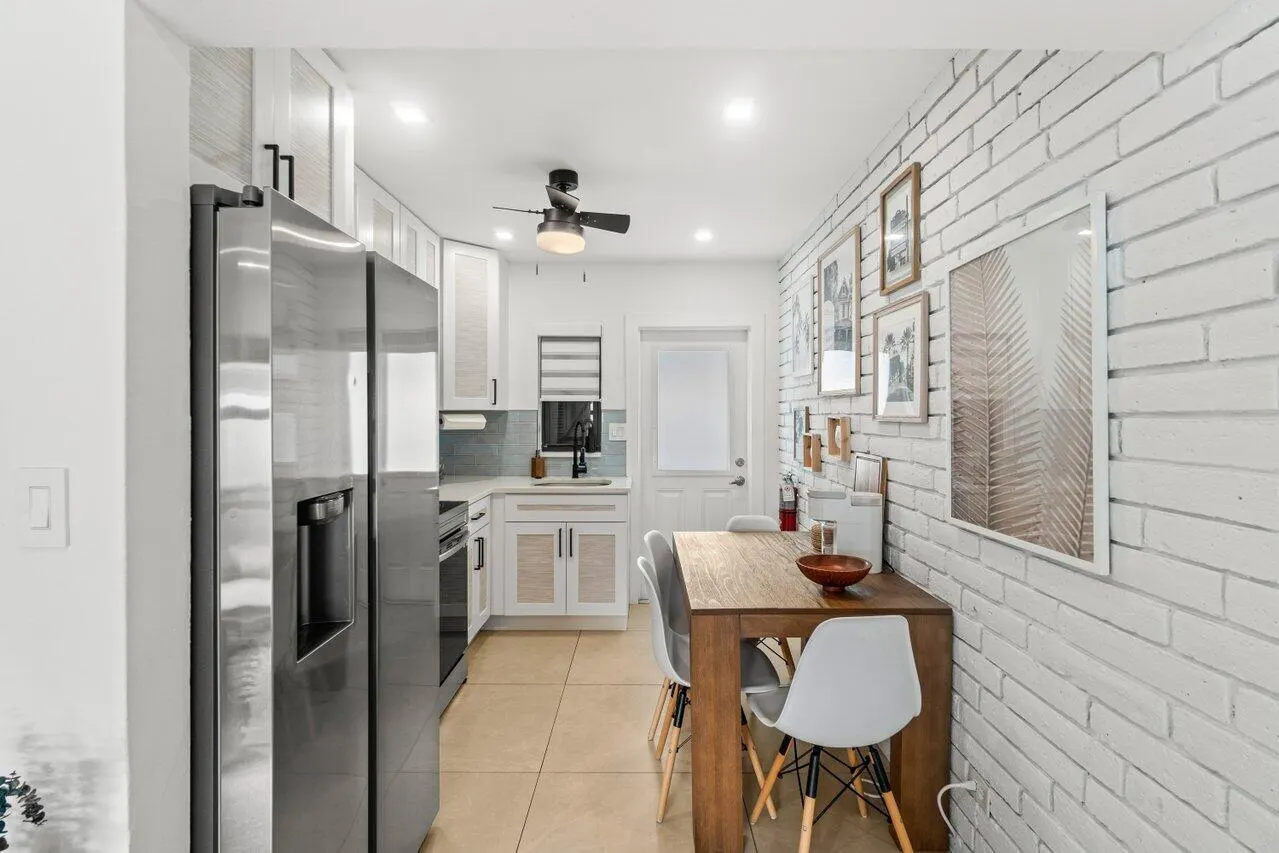217 NE 11th Street, #217-219