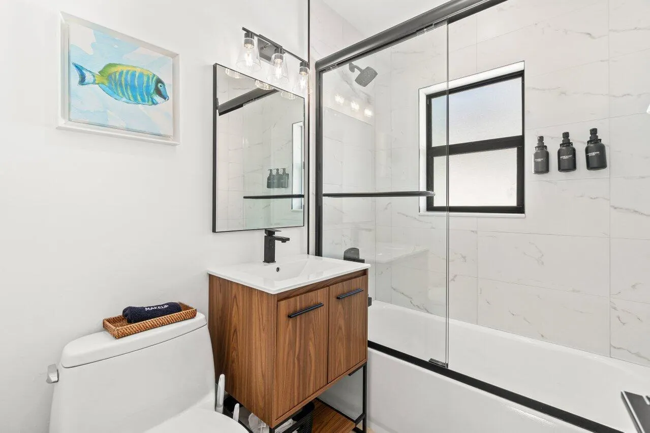 217 NE 11th Street, #217-219
