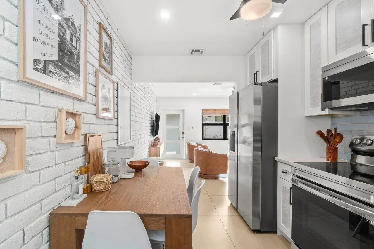 217 NE 11th Street, #217-219